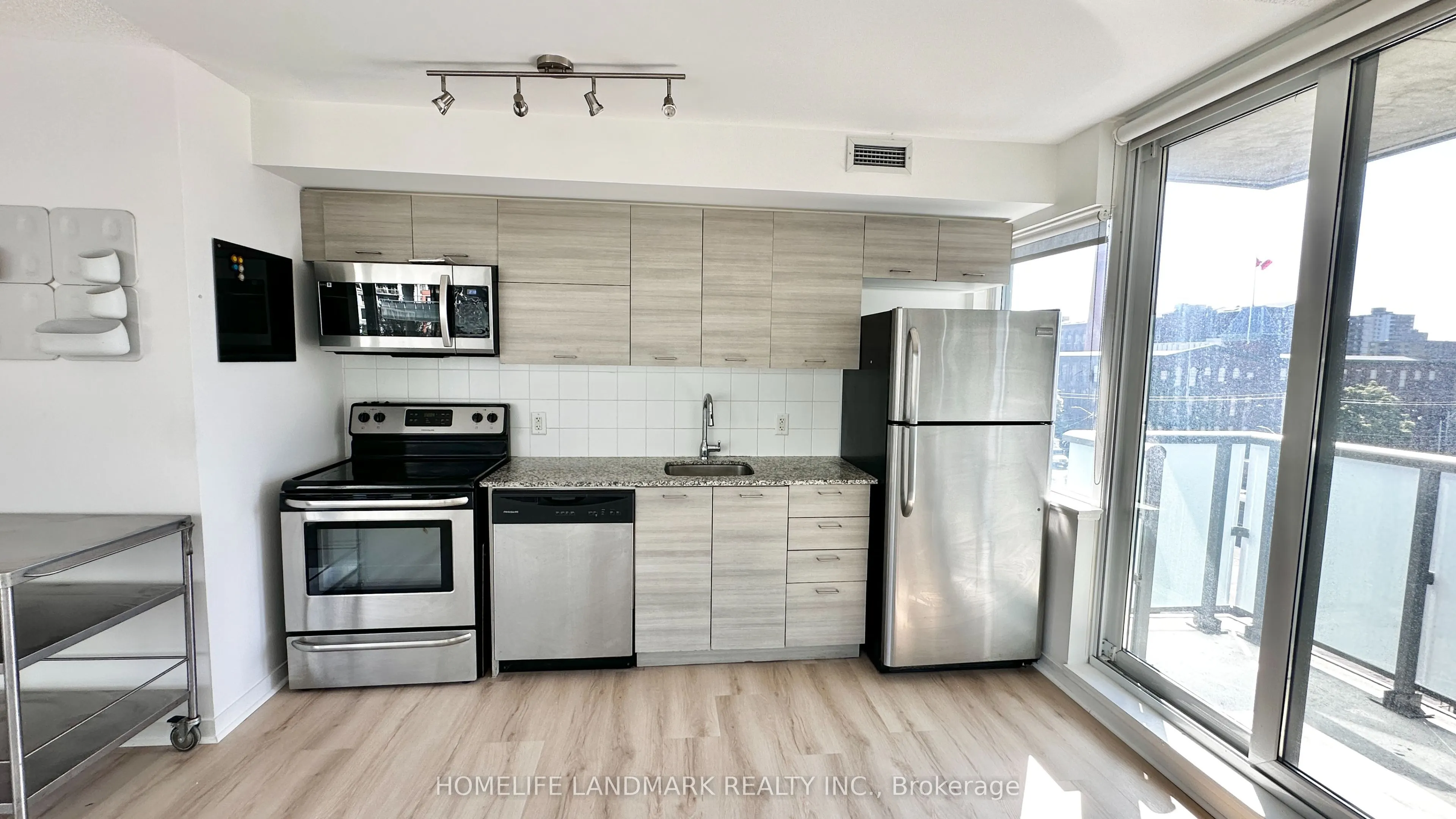 20 Joe Shuster Way, #519