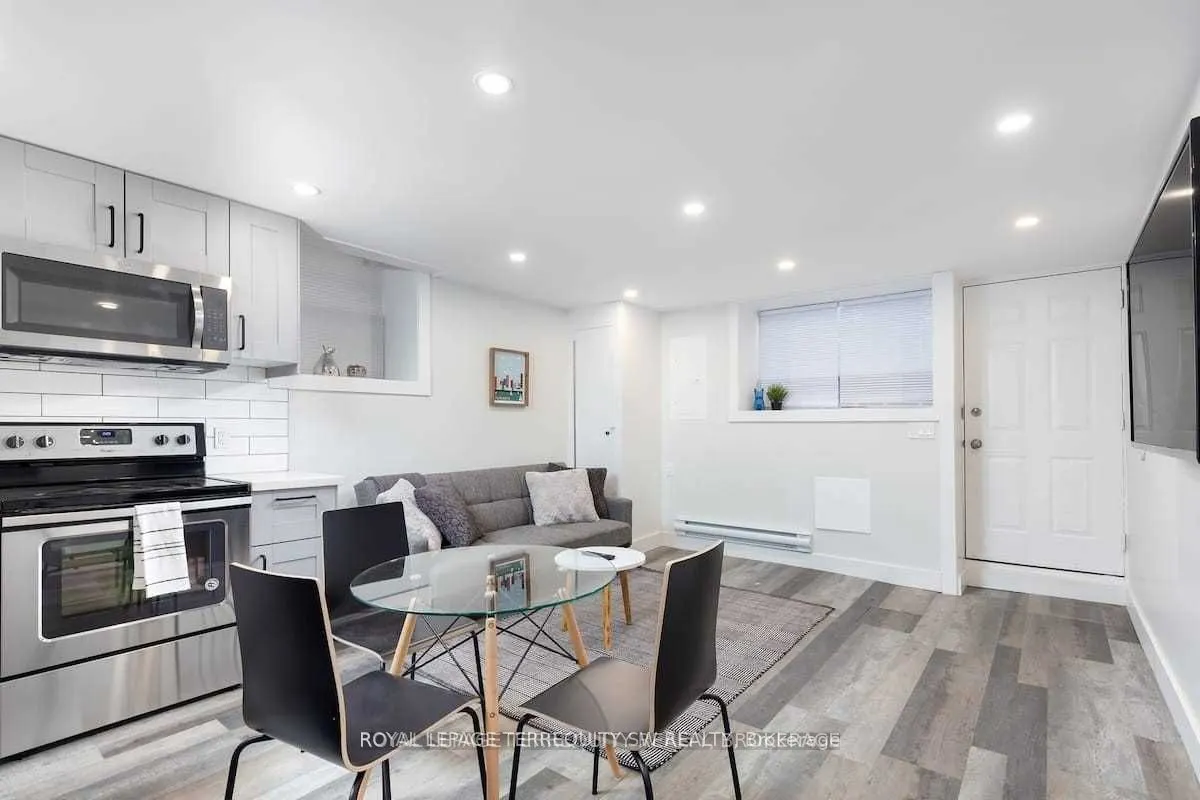 396 Lansdowne Avenue, #Lower