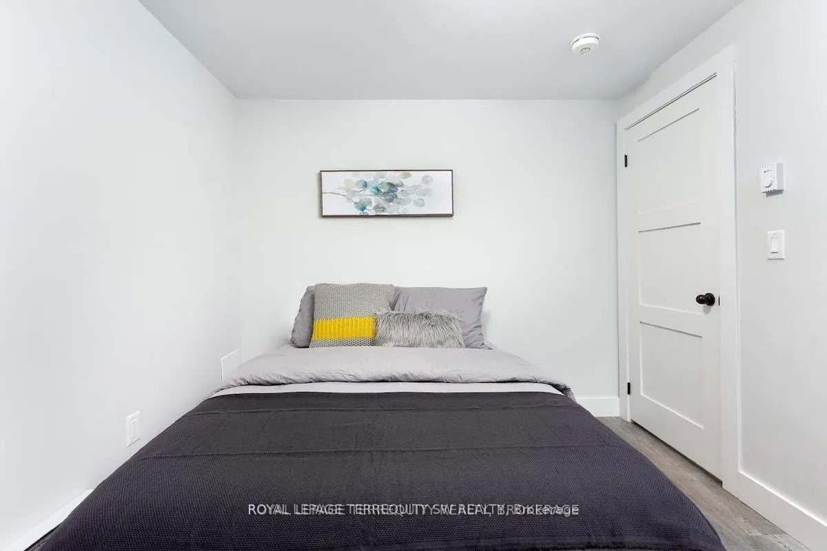 396 Lansdowne Avenue, #Lower