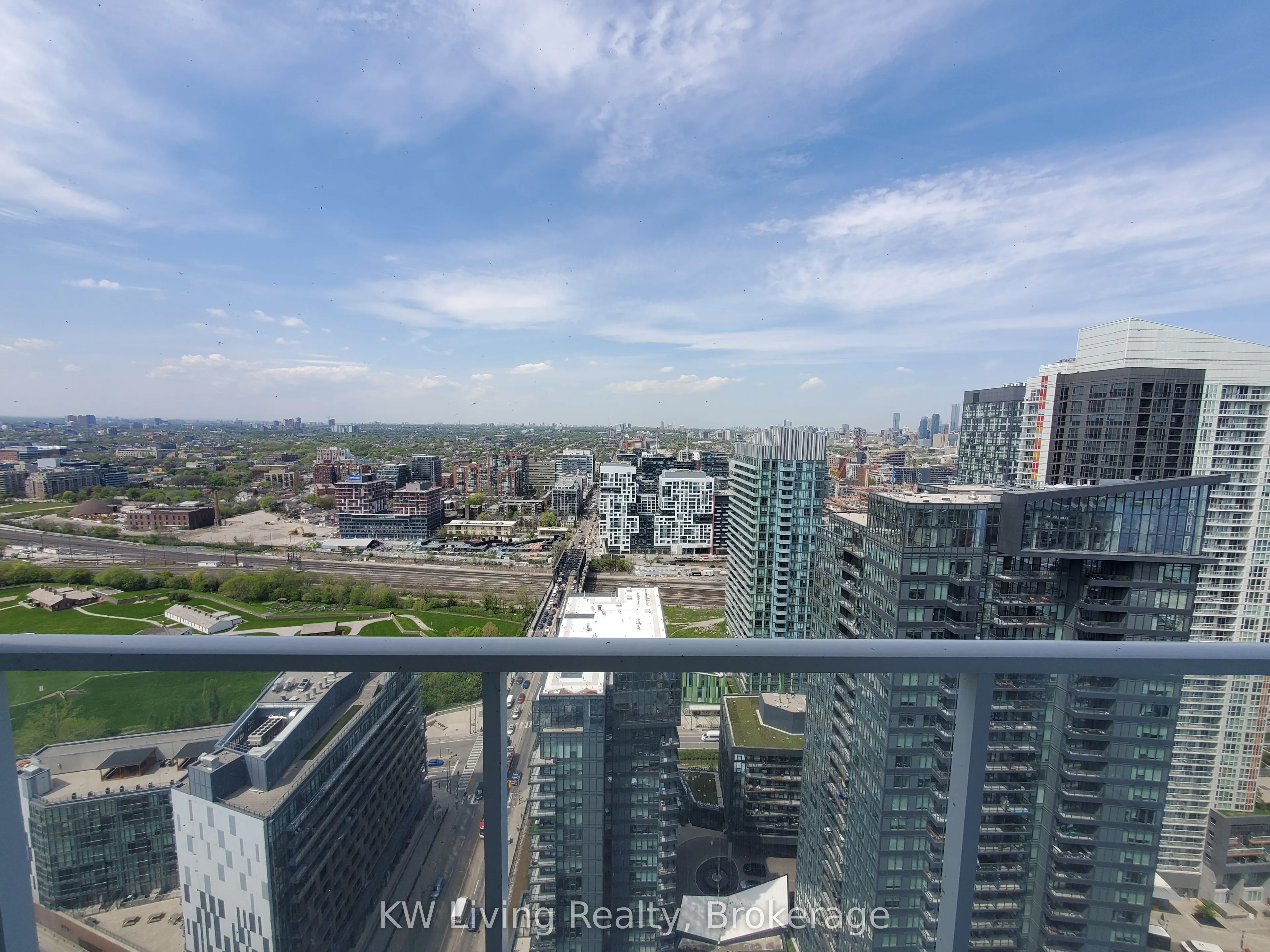 19 Bathurst Street, #4005