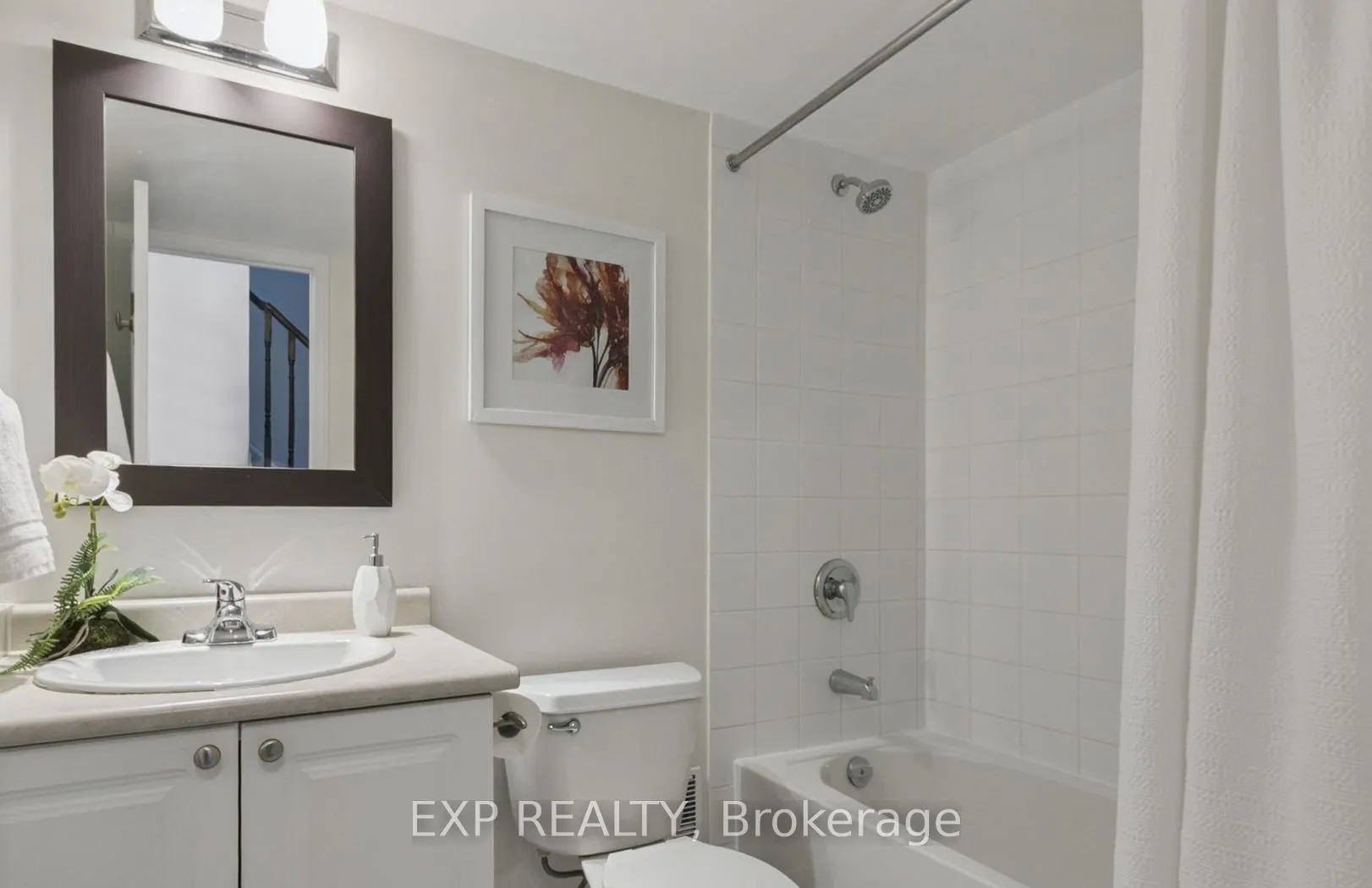 21 Ruttan Street, #242