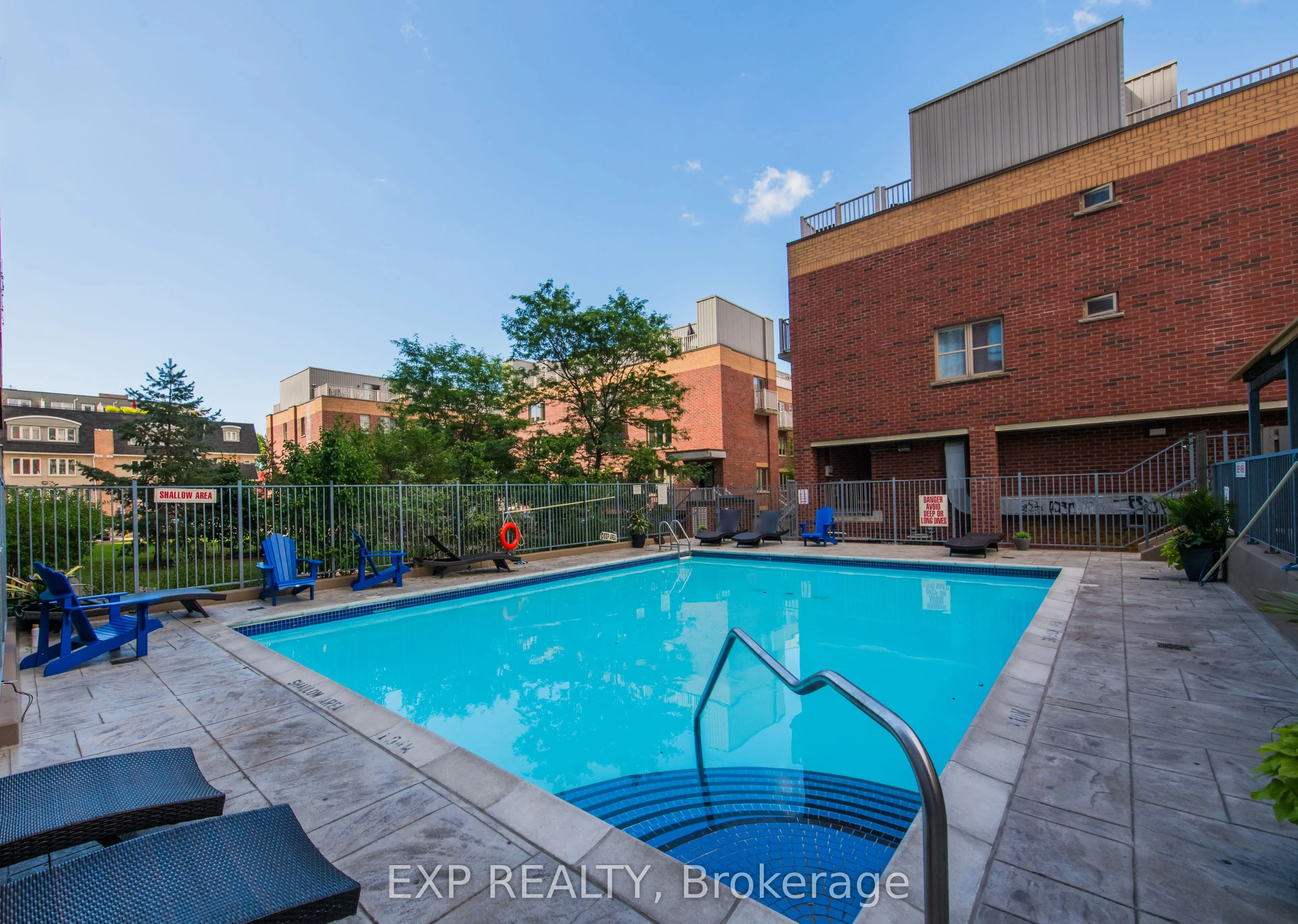 21 Ruttan Street, #242