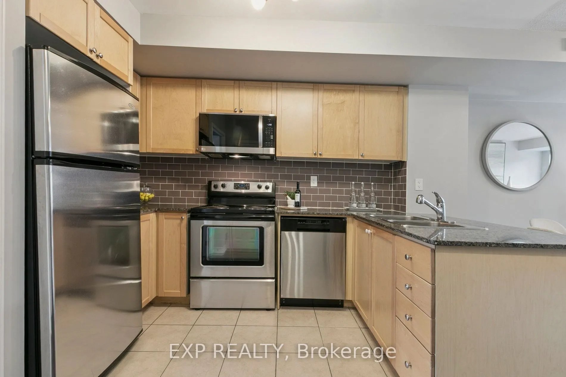 21 Ruttan Street, #242