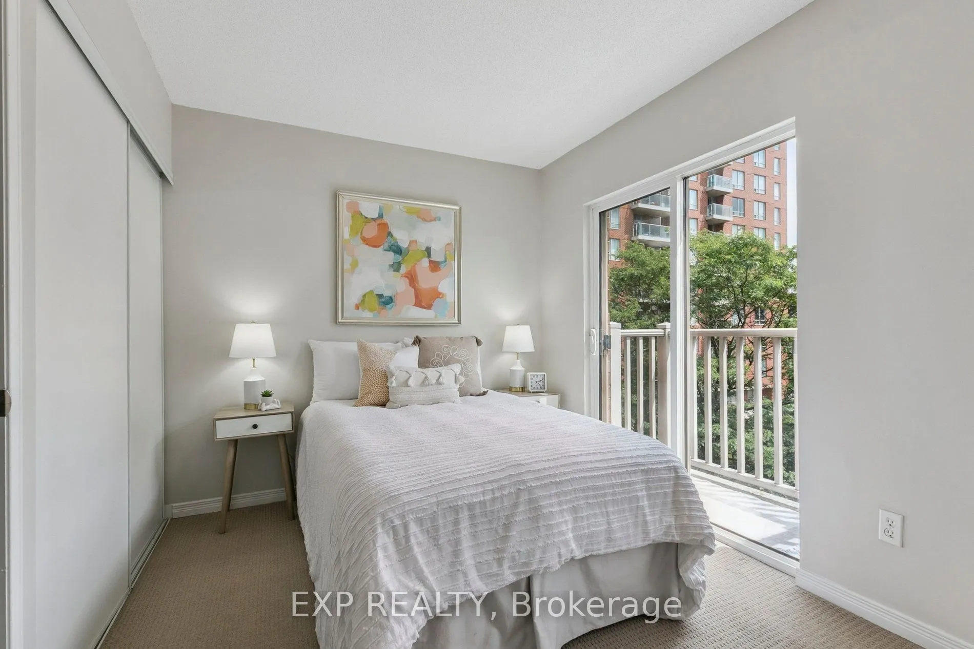 21 Ruttan Street, #242
