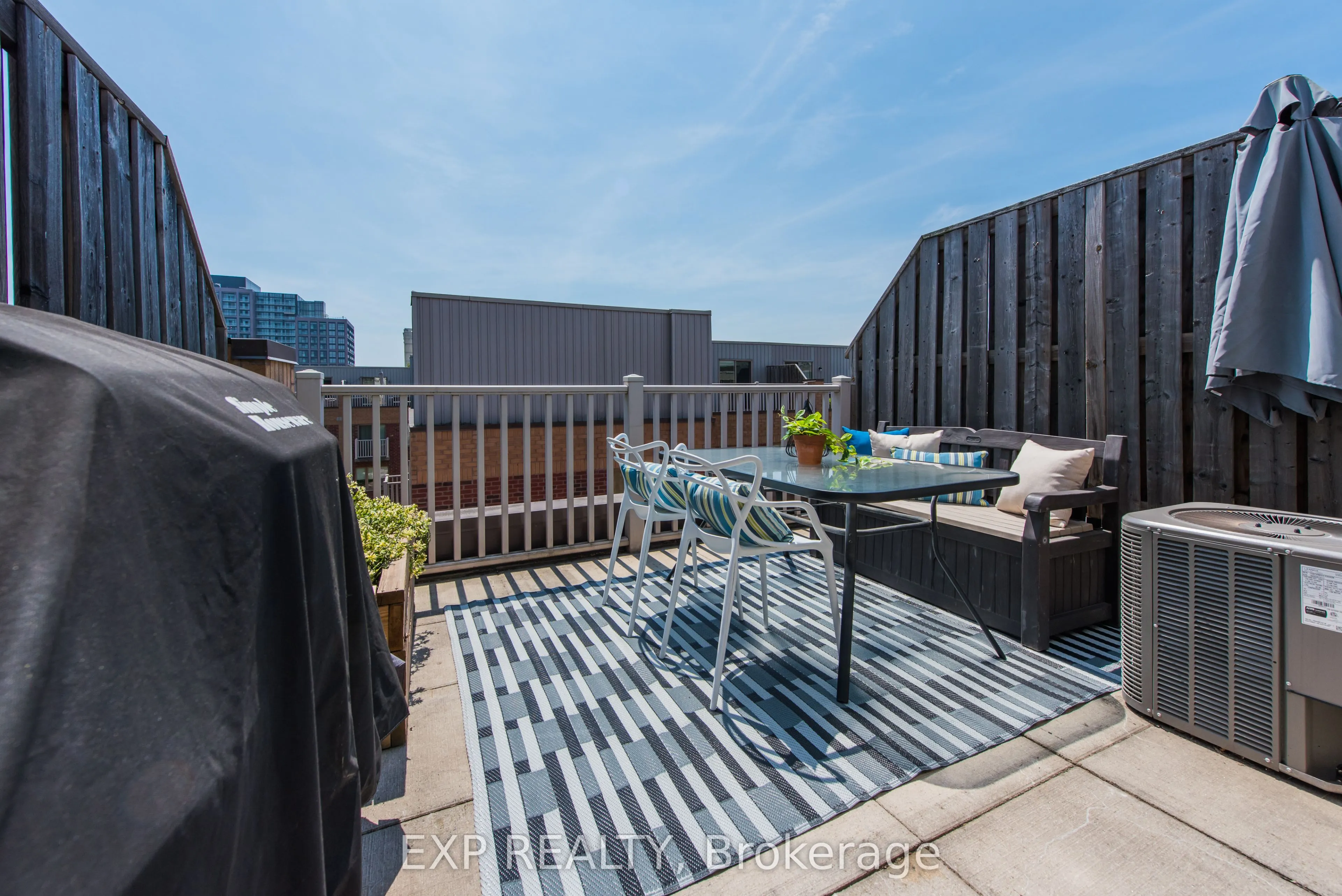 21 Ruttan Street, #242