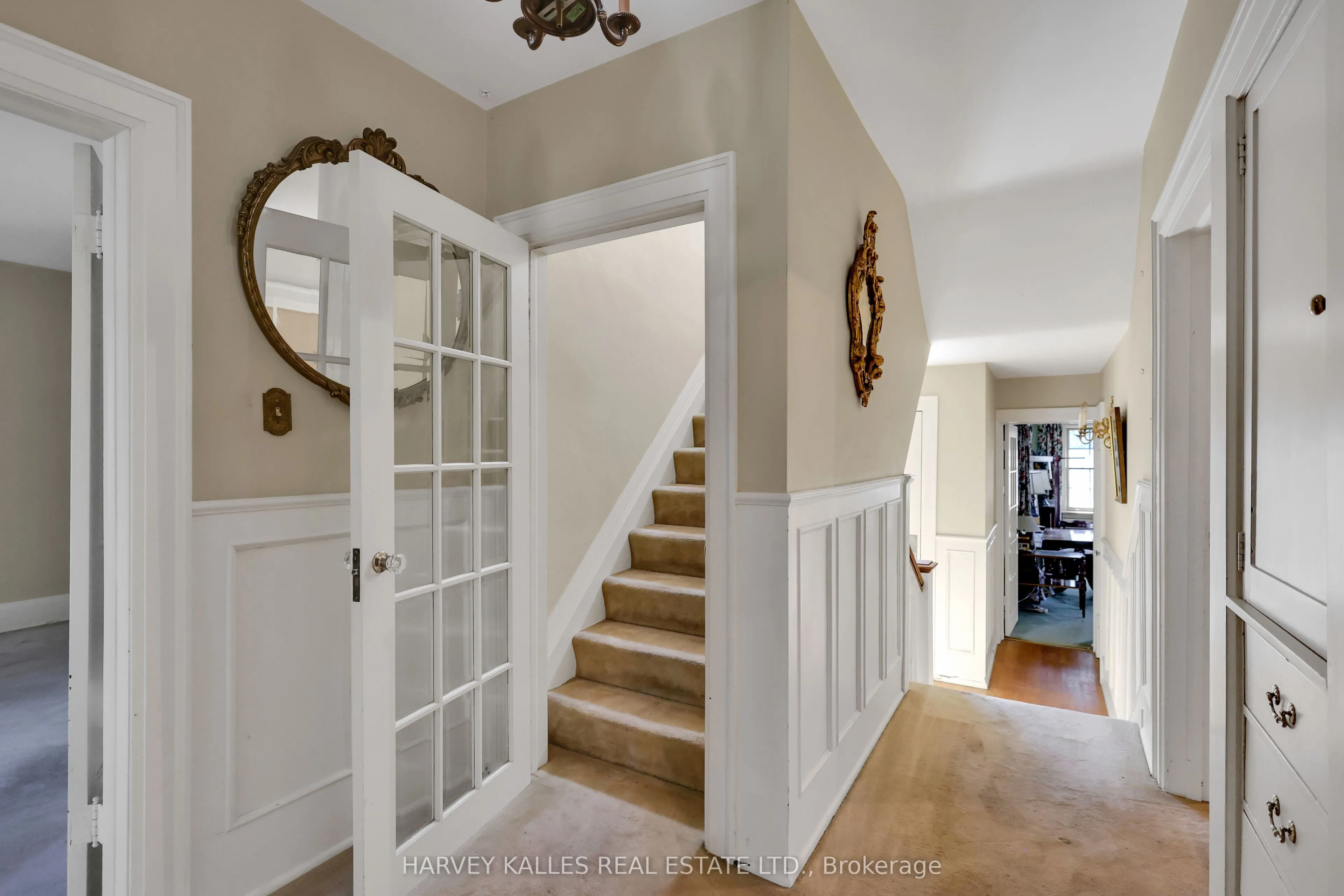 115 Strathallan Boulevard