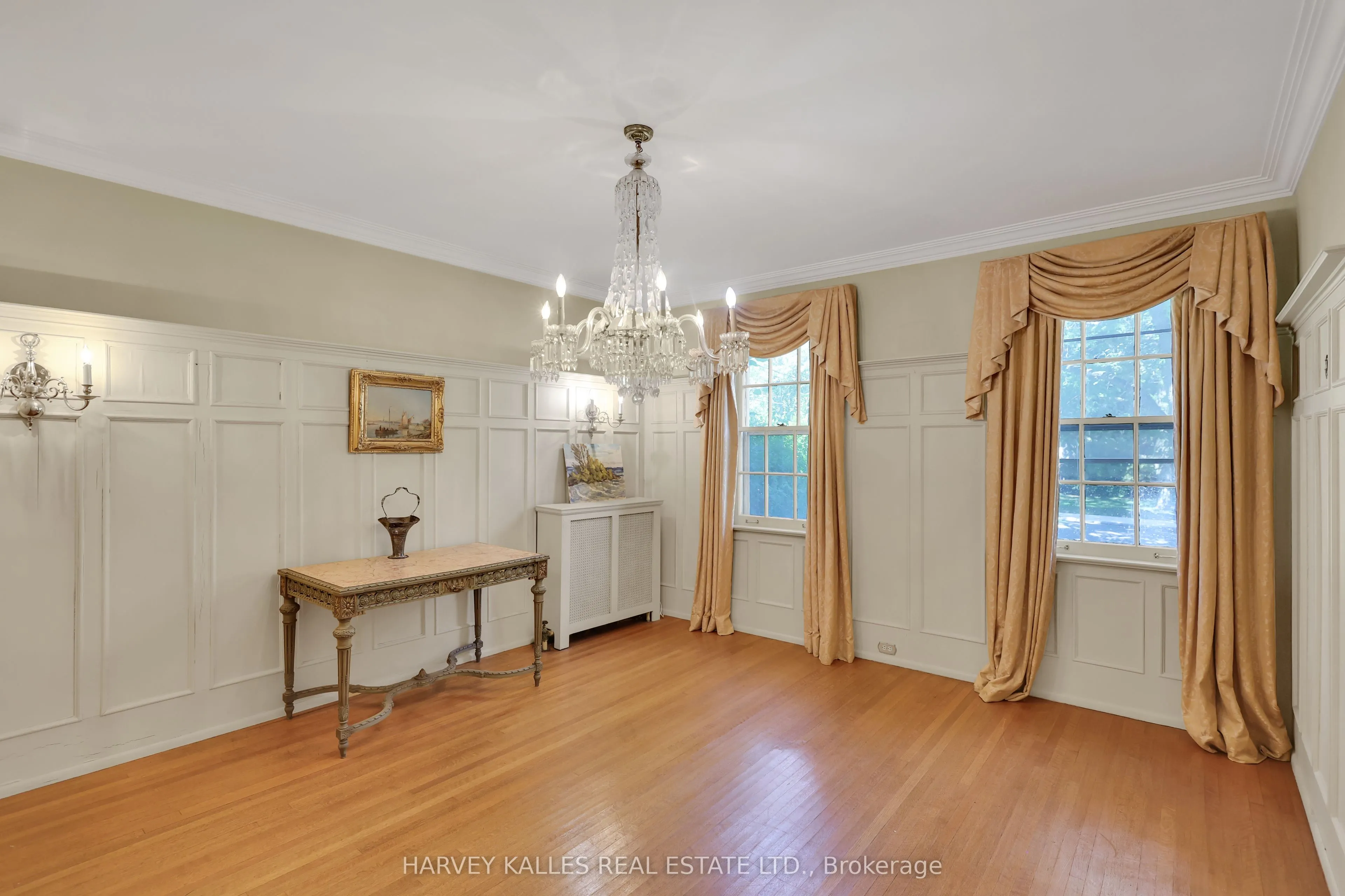 115 Strathallan Boulevard