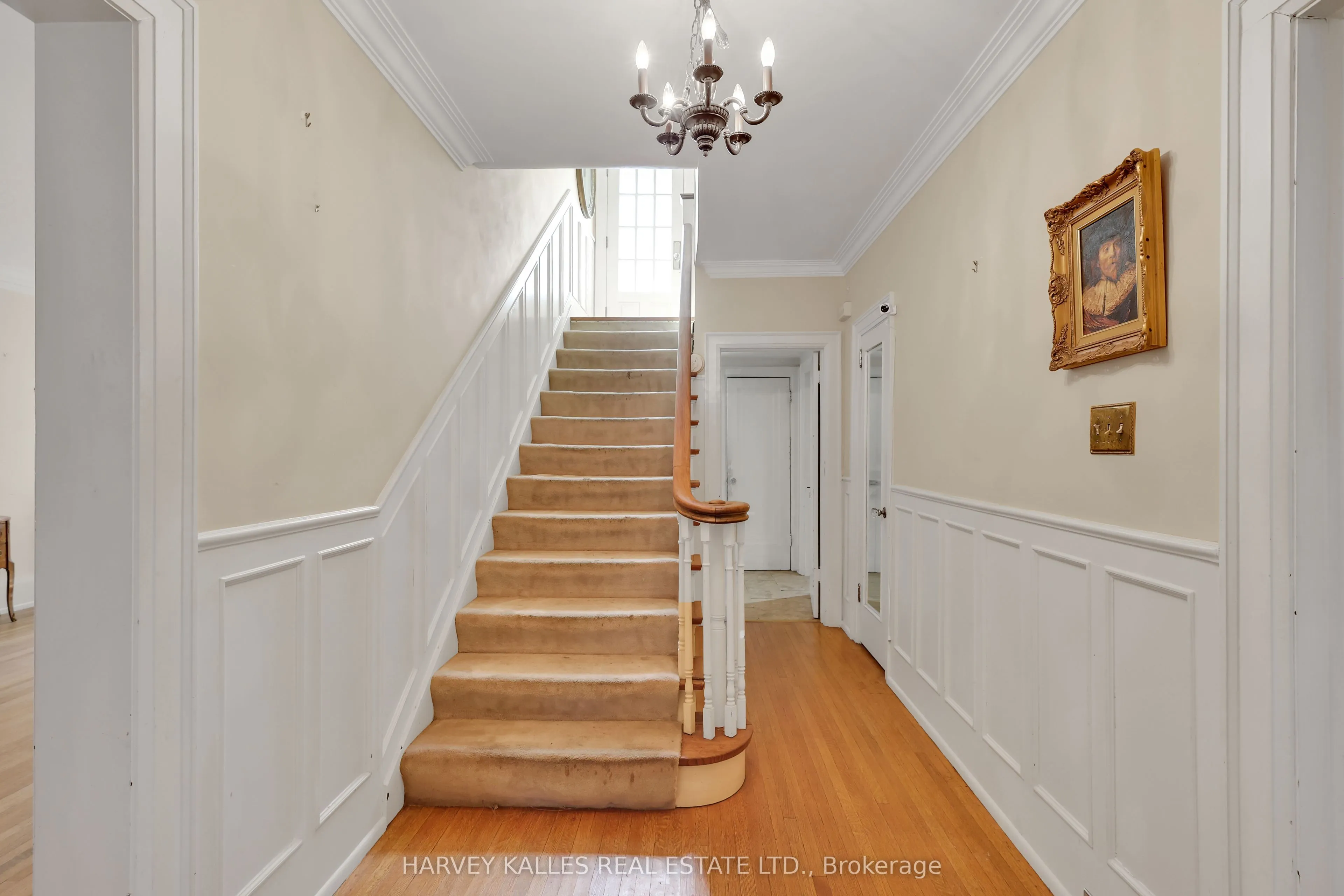 115 Strathallan Boulevard