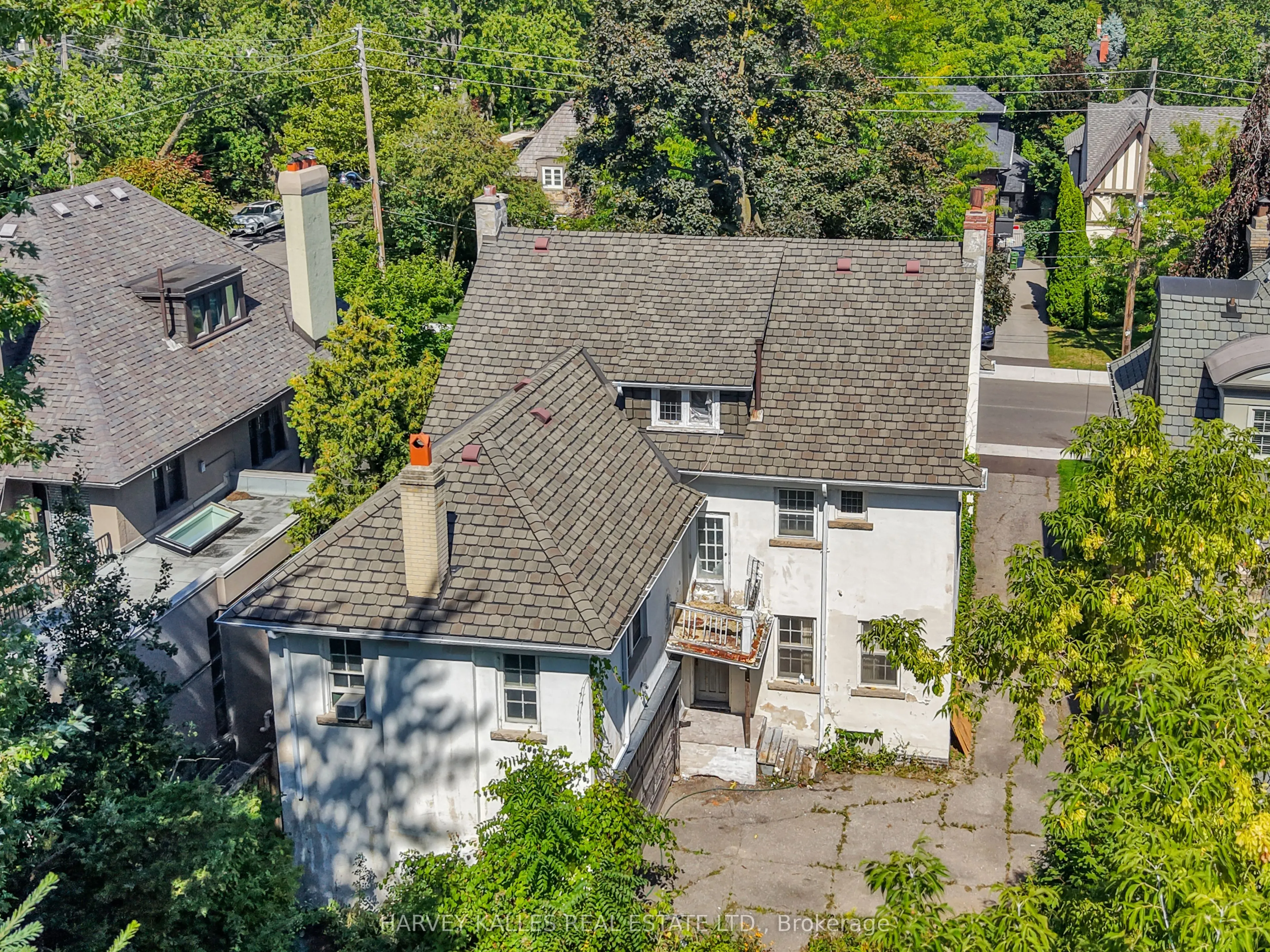115 Strathallan Boulevard
