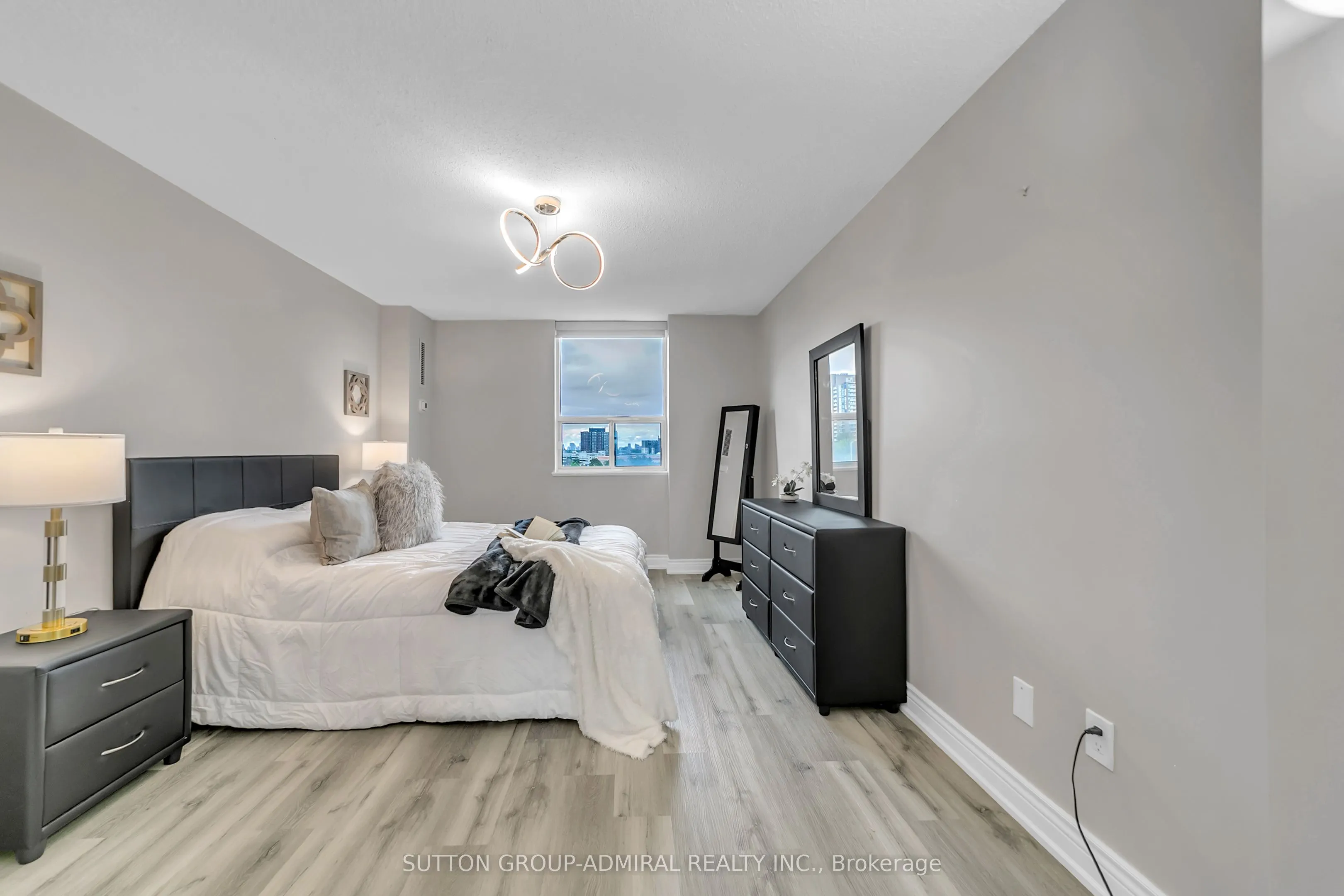 5 Old Sheppard Avenue, #808