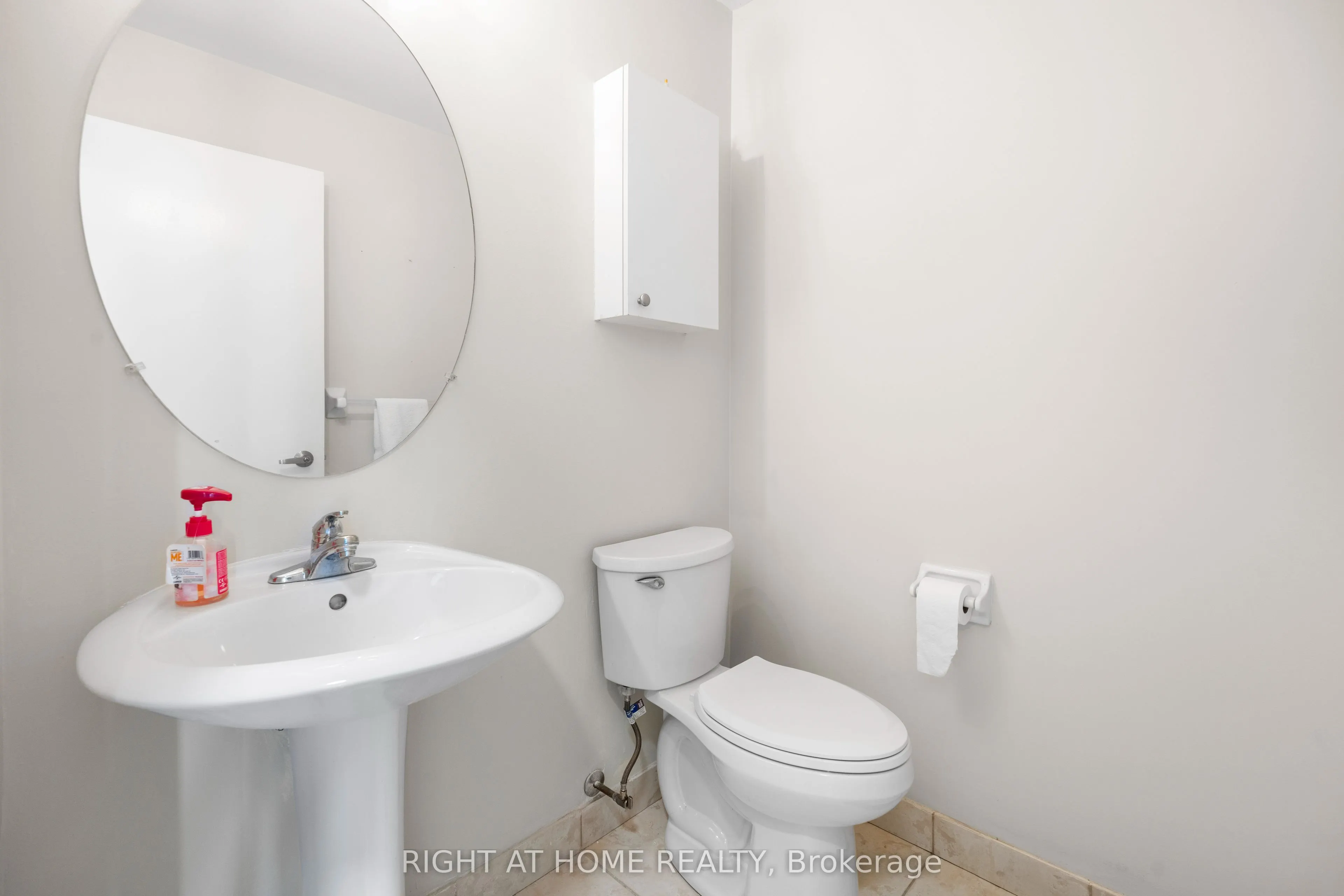 220 Victoria Street, #1809