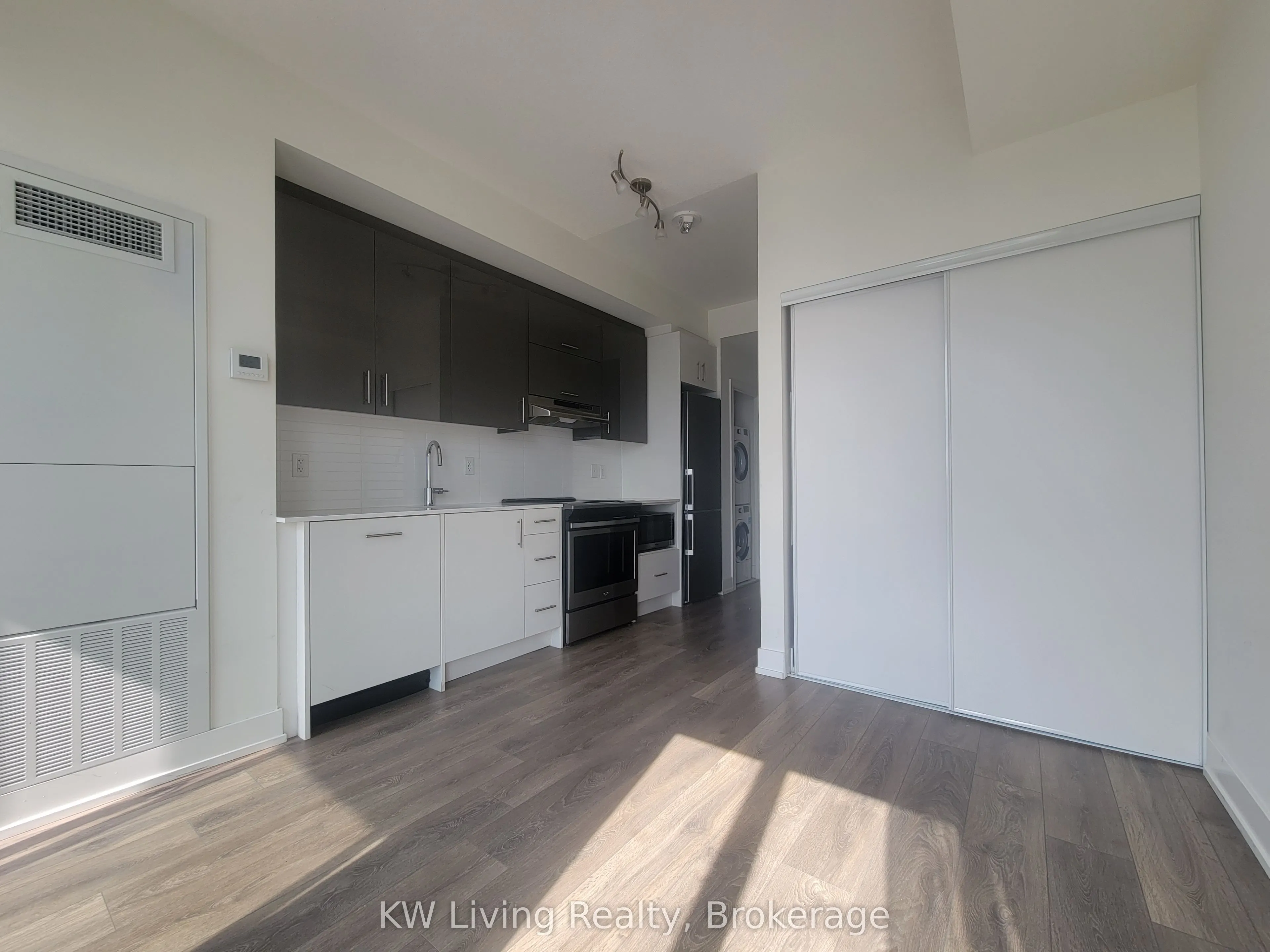 180 Fairview Mall Drive, #1903