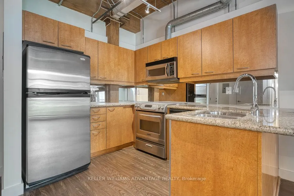 955 Queen Street W, #324
