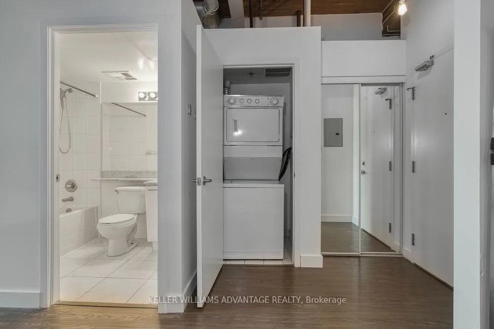 955 Queen Street W, #324