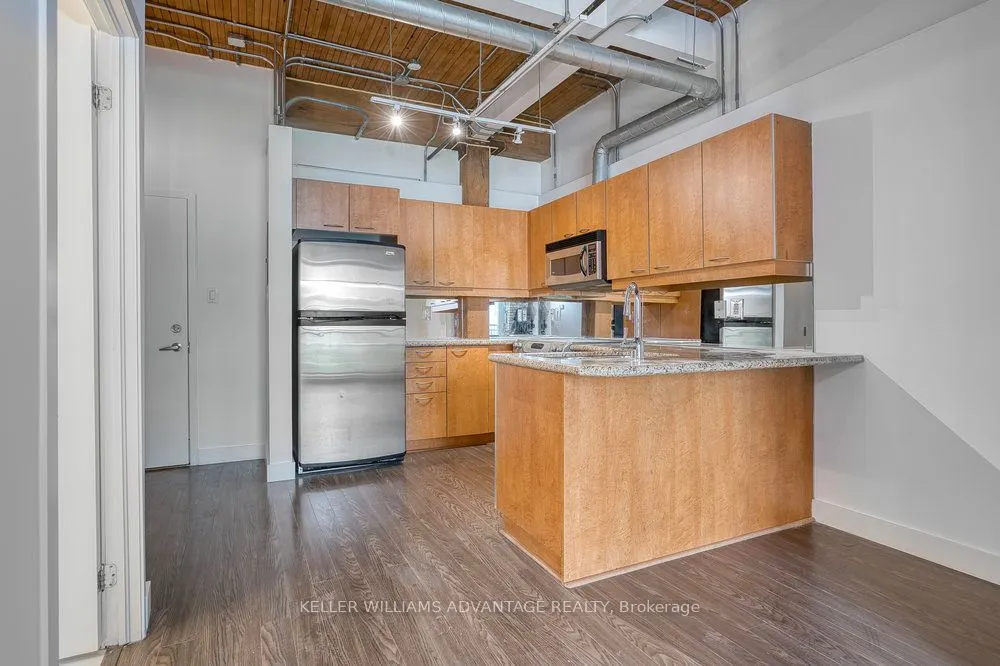 955 Queen Street W, #324