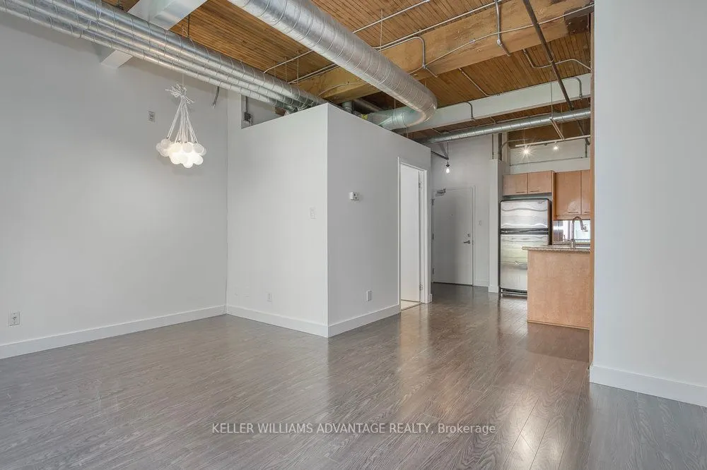 955 Queen Street W, #324