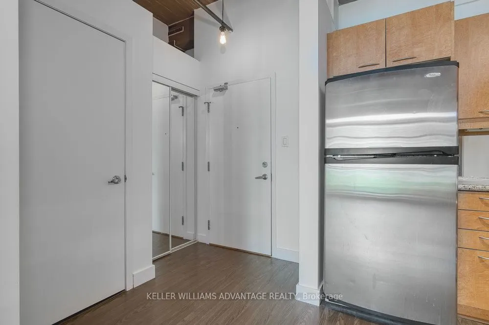 955 Queen Street W, #324