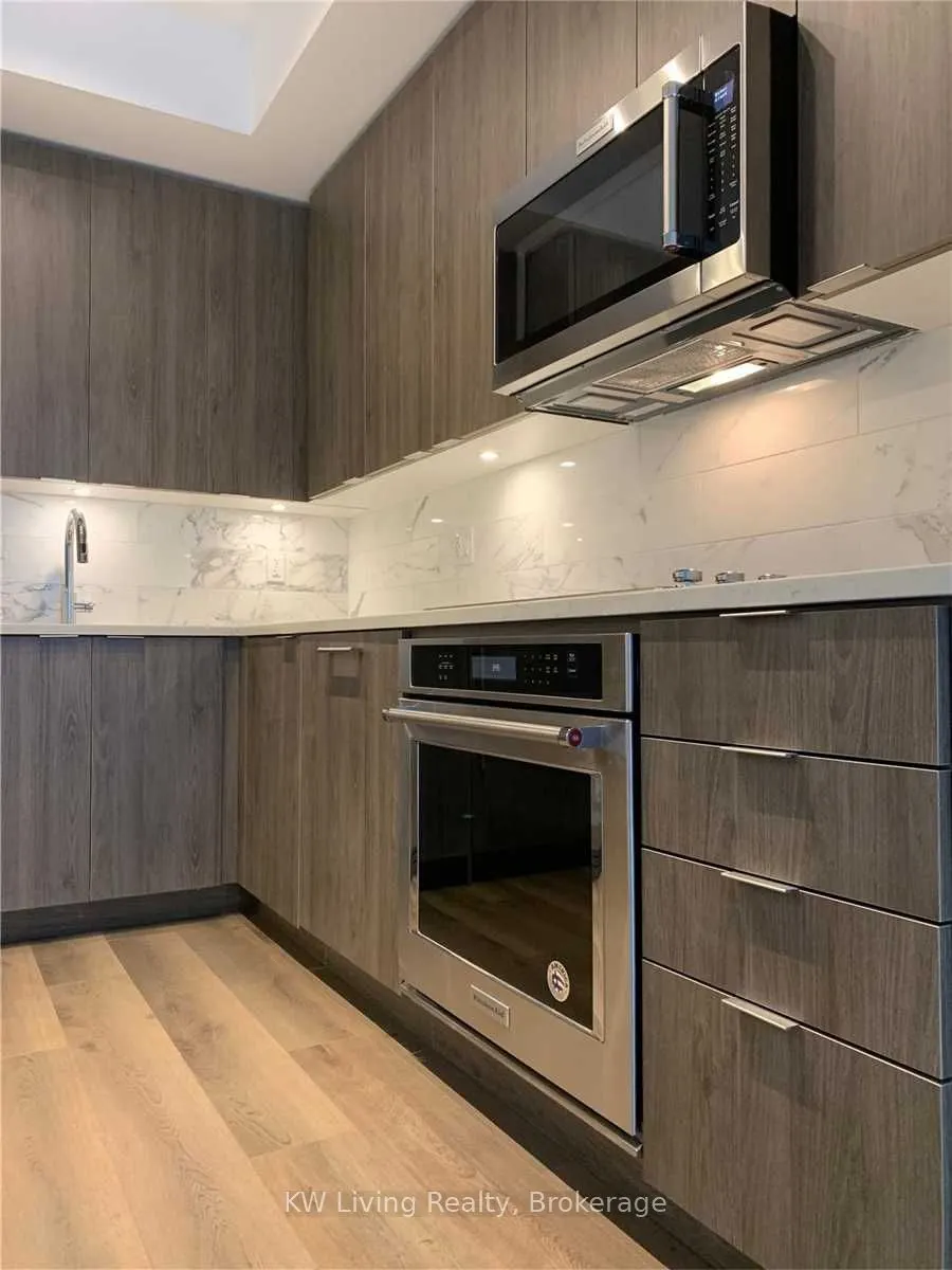 38 Iannuzzi Street, #909