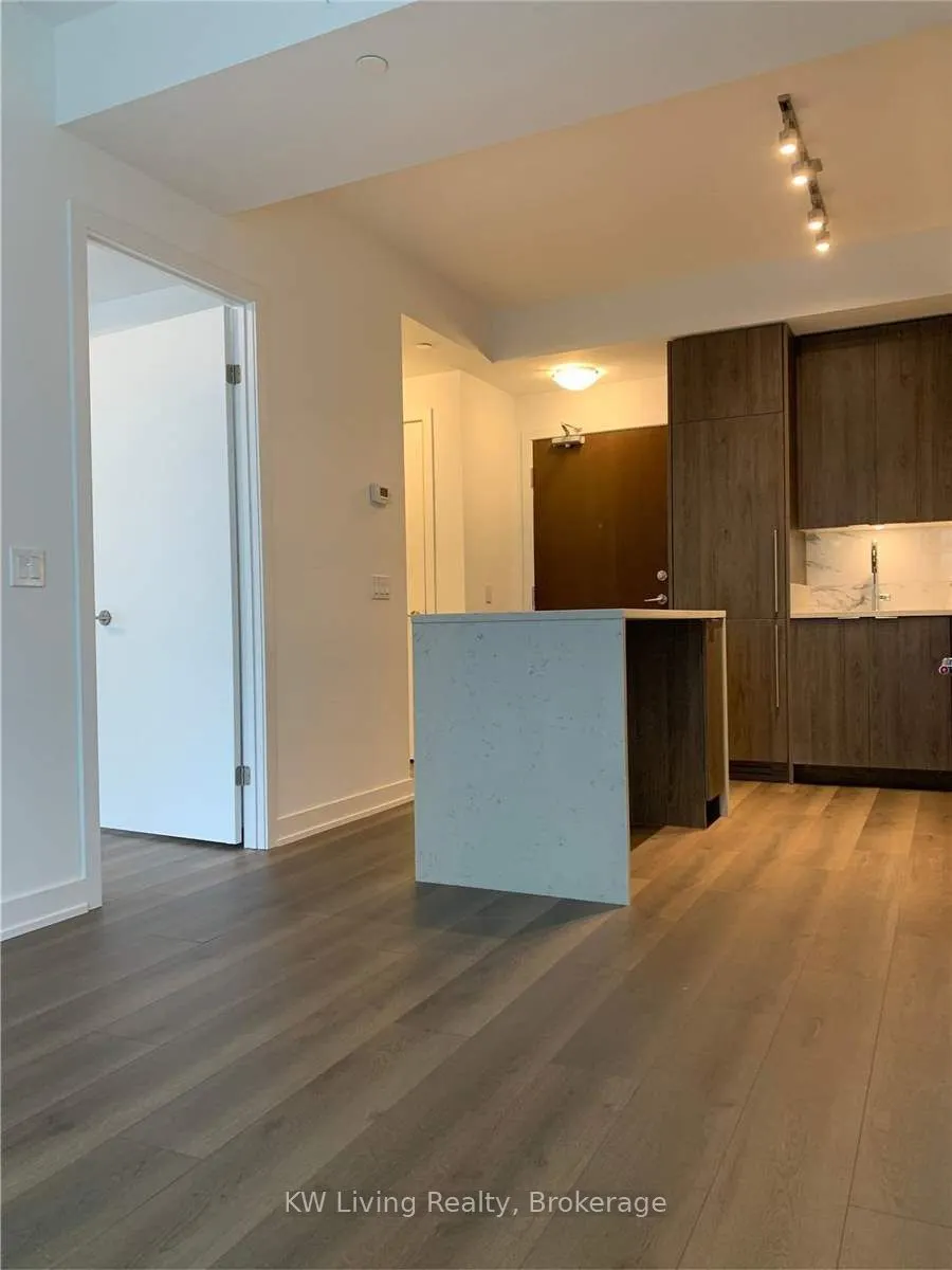 38 Iannuzzi Street, #909