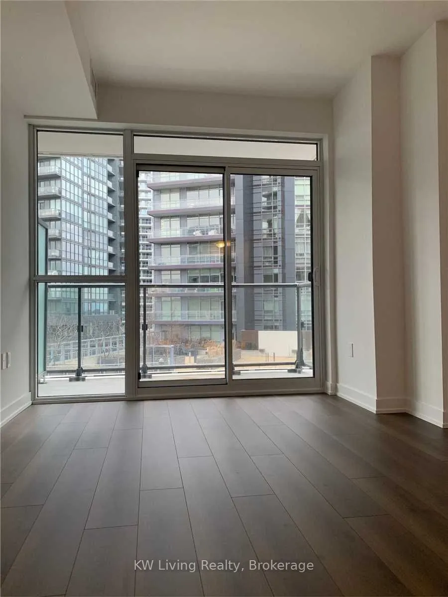 38 Iannuzzi Street, #909