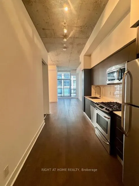 399 Adelaide Street W, #401