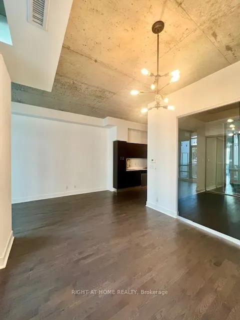 399 Adelaide Street W, #401