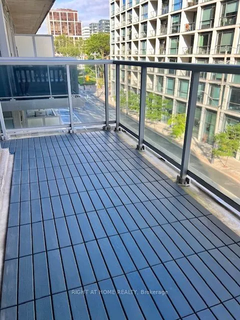 399 Adelaide Street W, #401