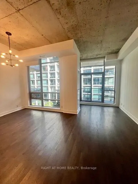 399 Adelaide Street W, #401