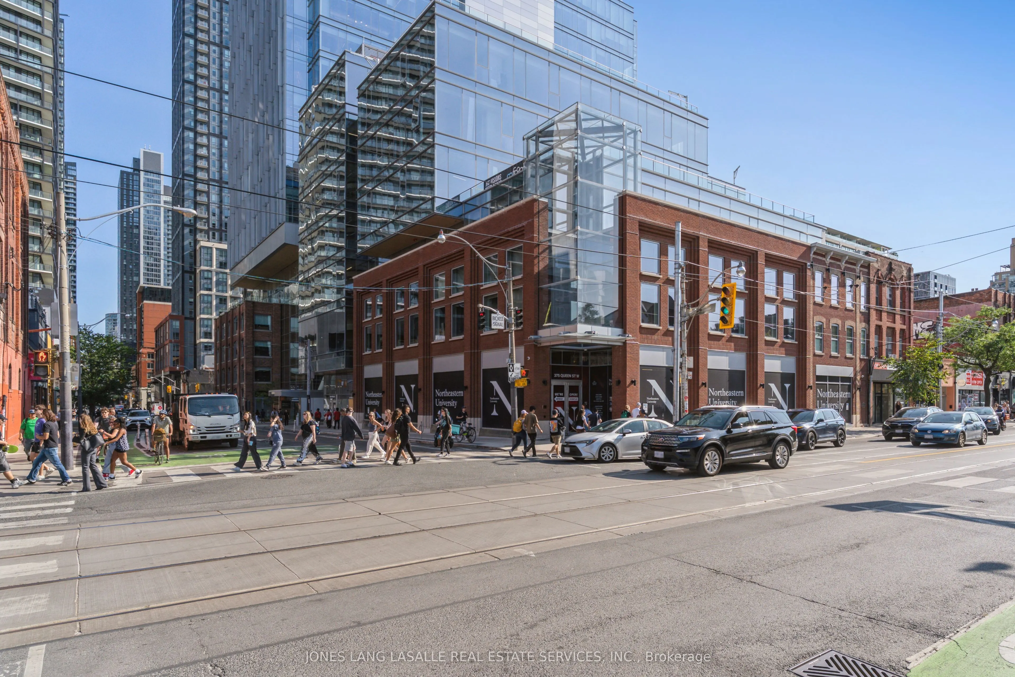 375 Queen Street W