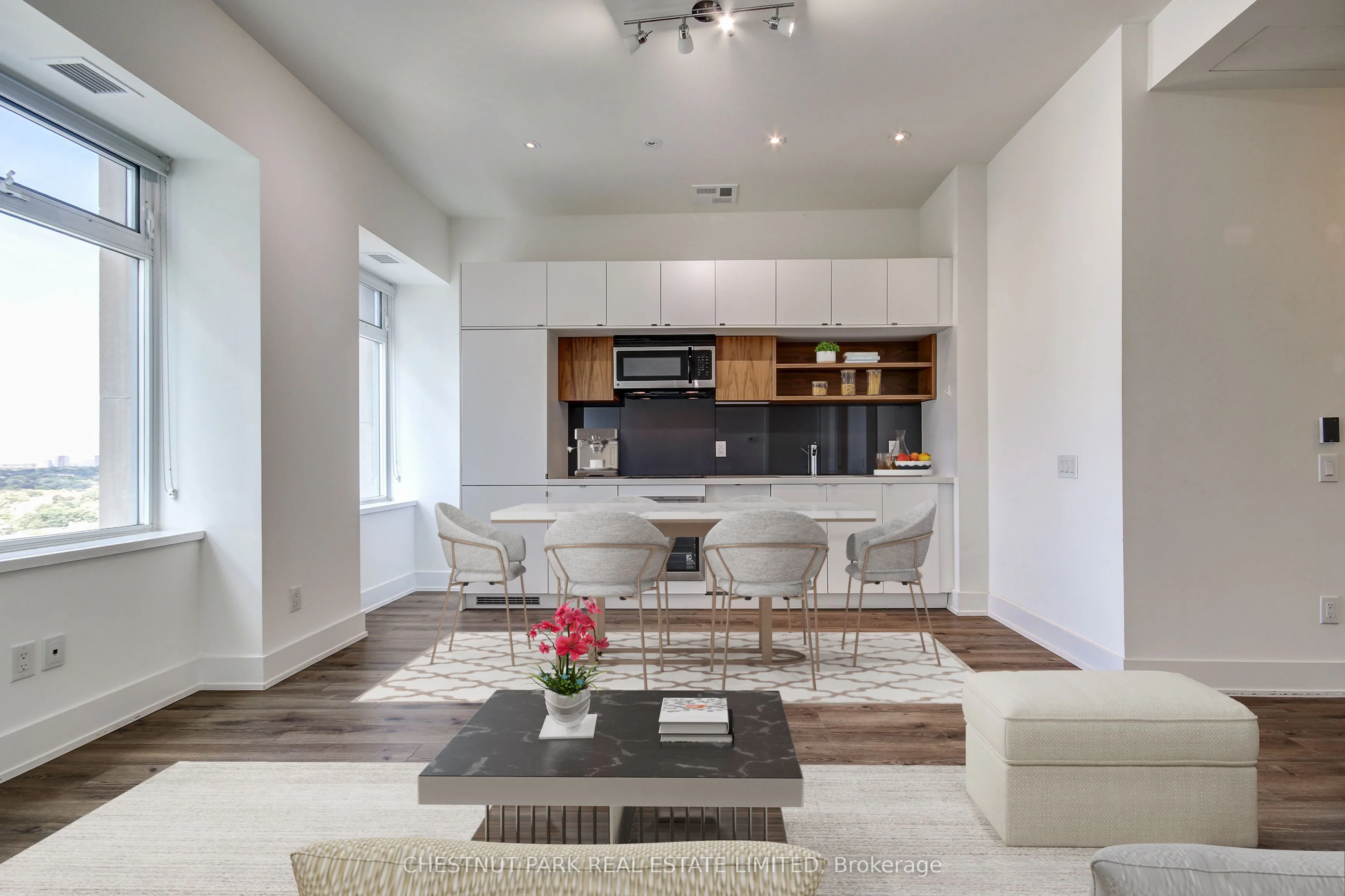 111 St Clair Avenue W, #1820