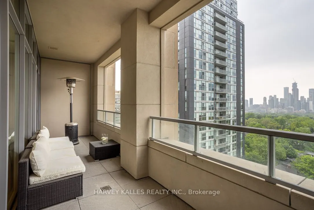 111 St Clair Avenue W, #1013