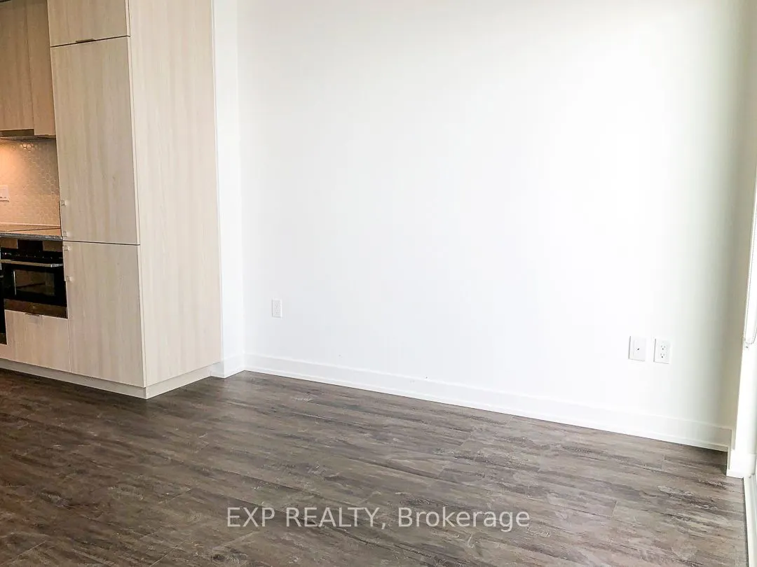 15 Queens Quay E Quay, #810