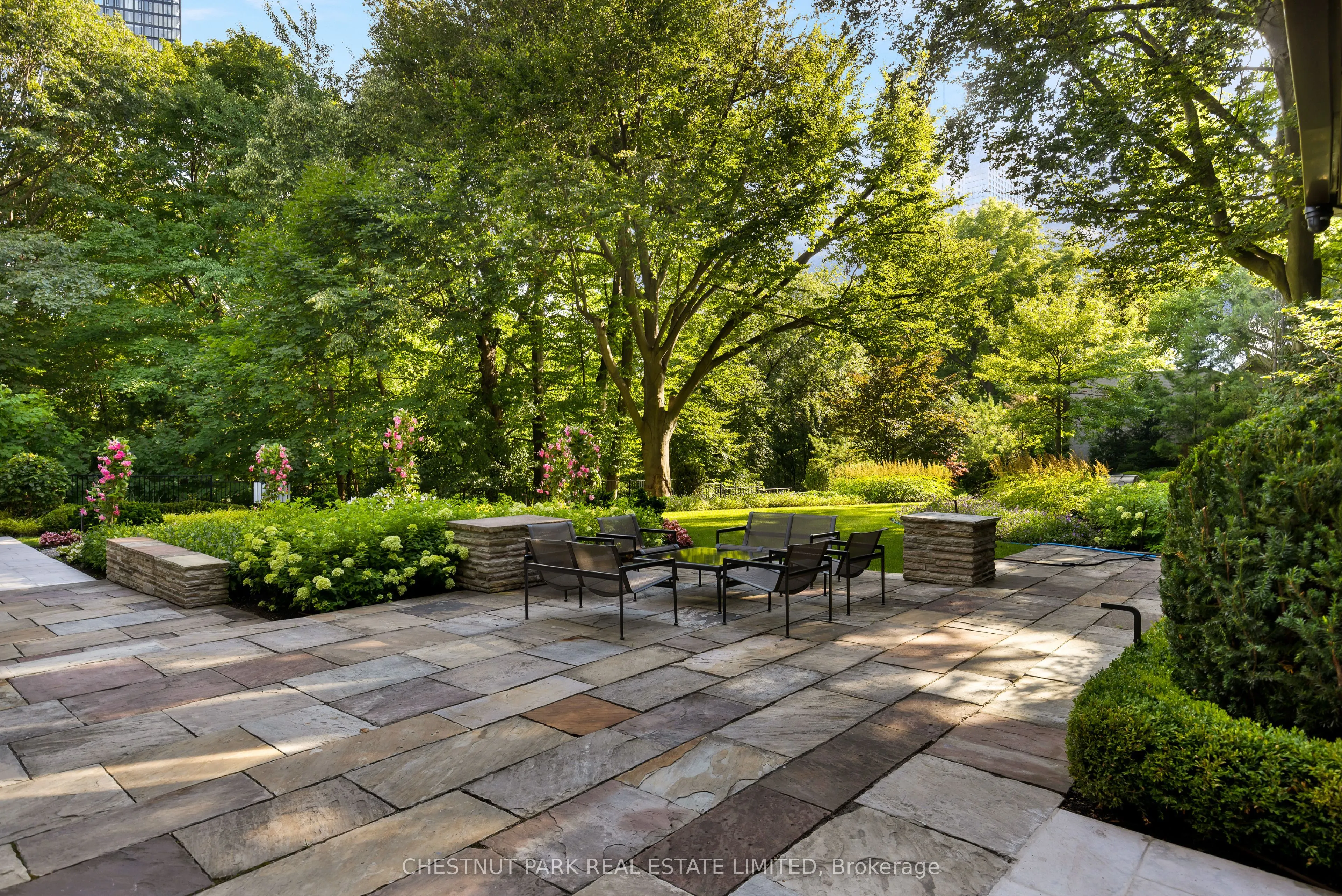 7 Dale Avenue, #106
