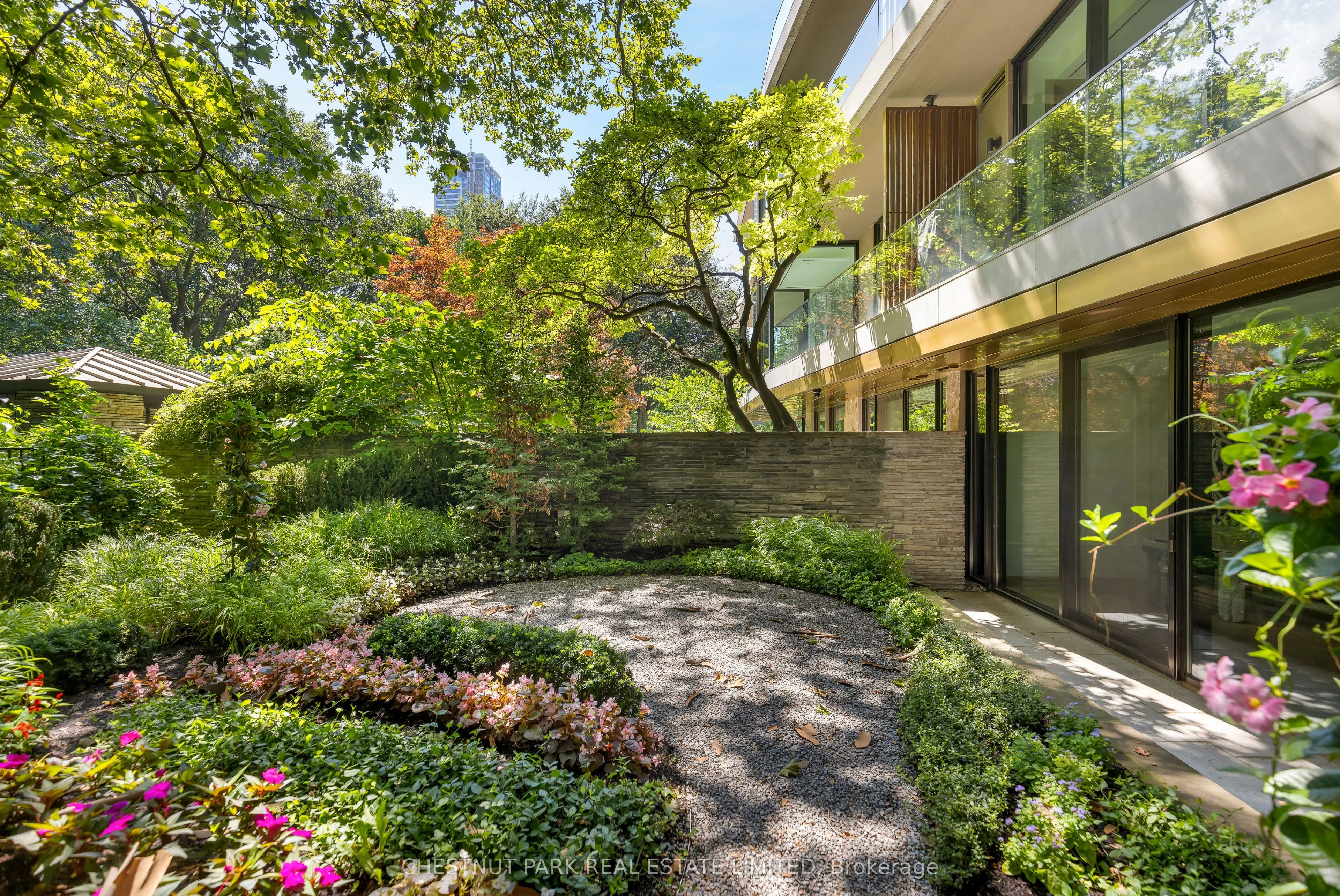7 Dale Avenue, #106