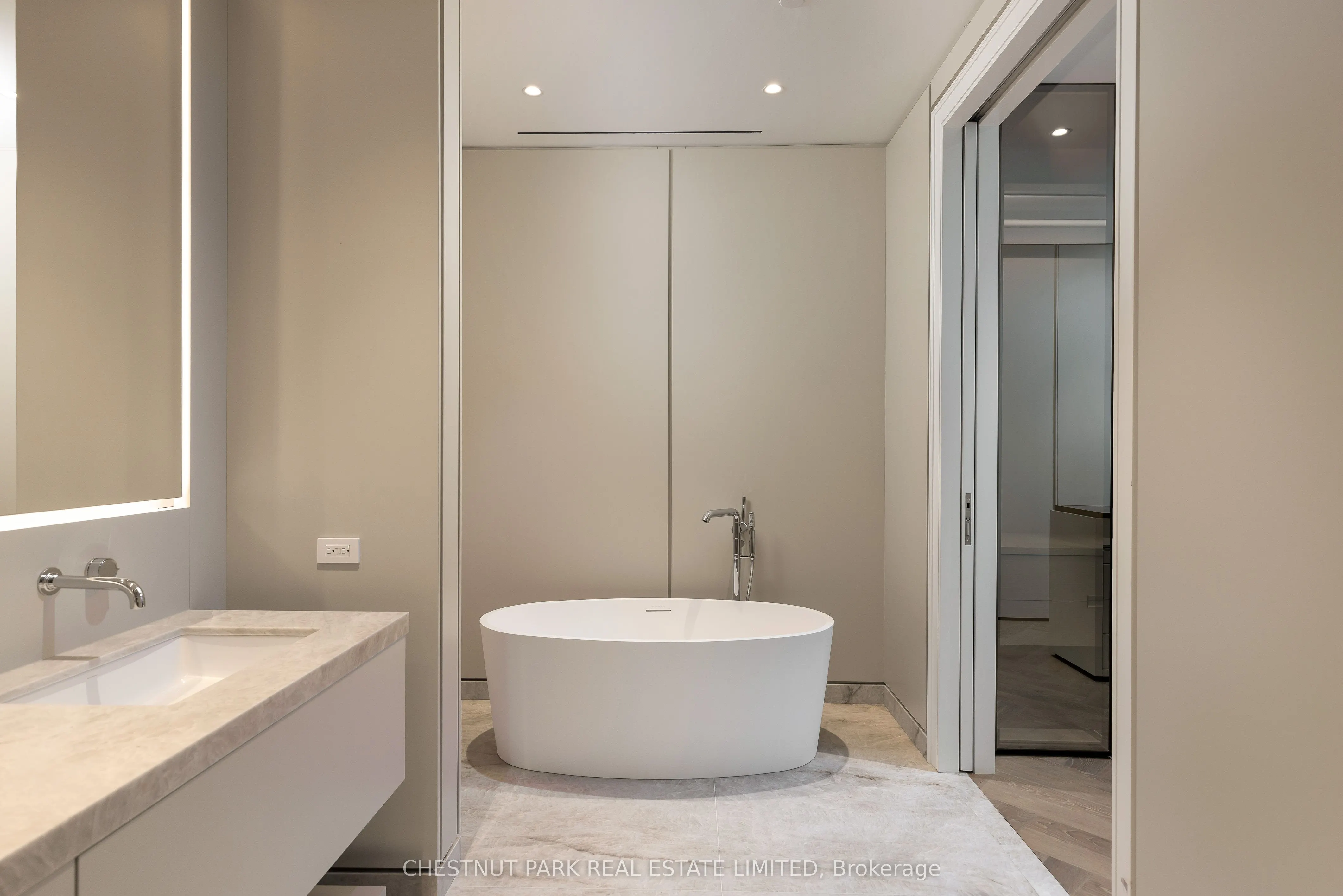 7 Dale Avenue, #106