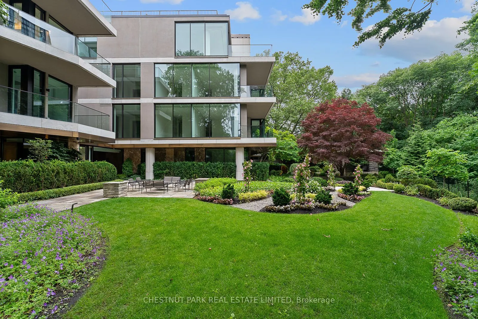 7 Dale Avenue, #102