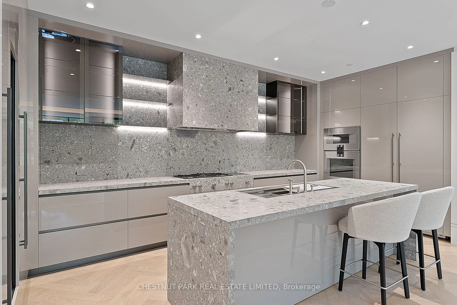 7 Dale Avenue, #102