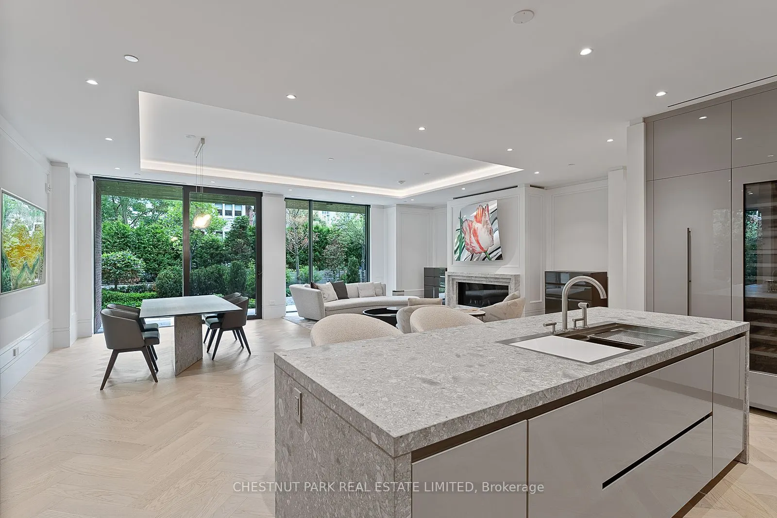 7 Dale Avenue, #102