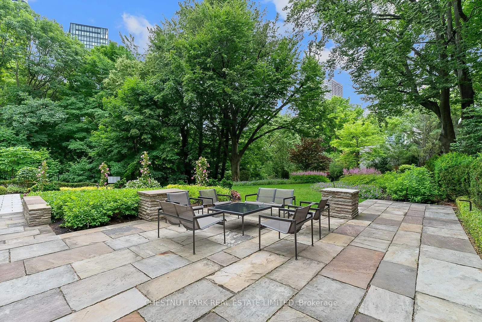 7 Dale Avenue, #102