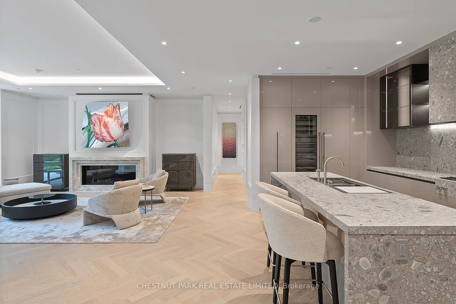 7 Dale Avenue, #102