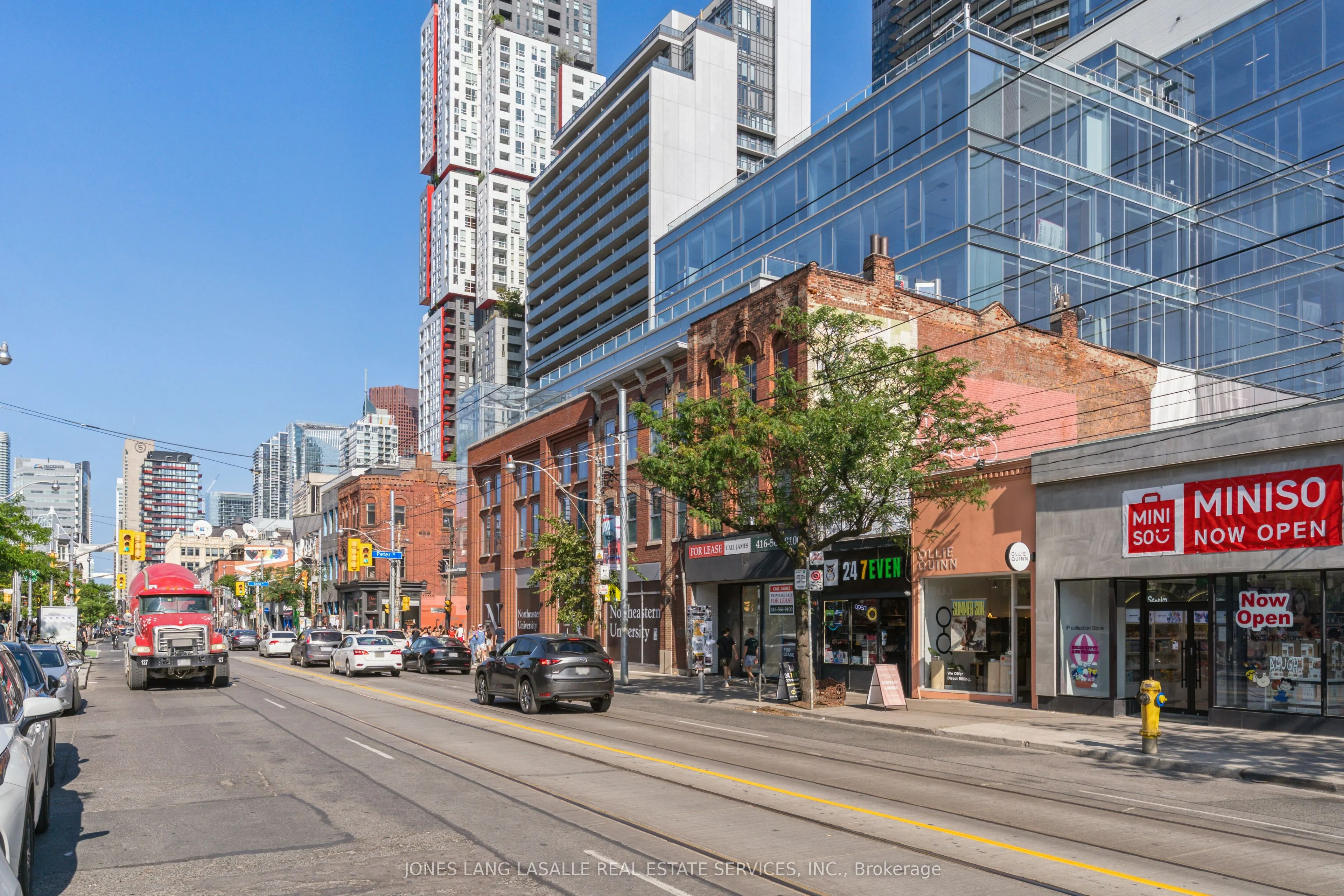375 Queen Street W