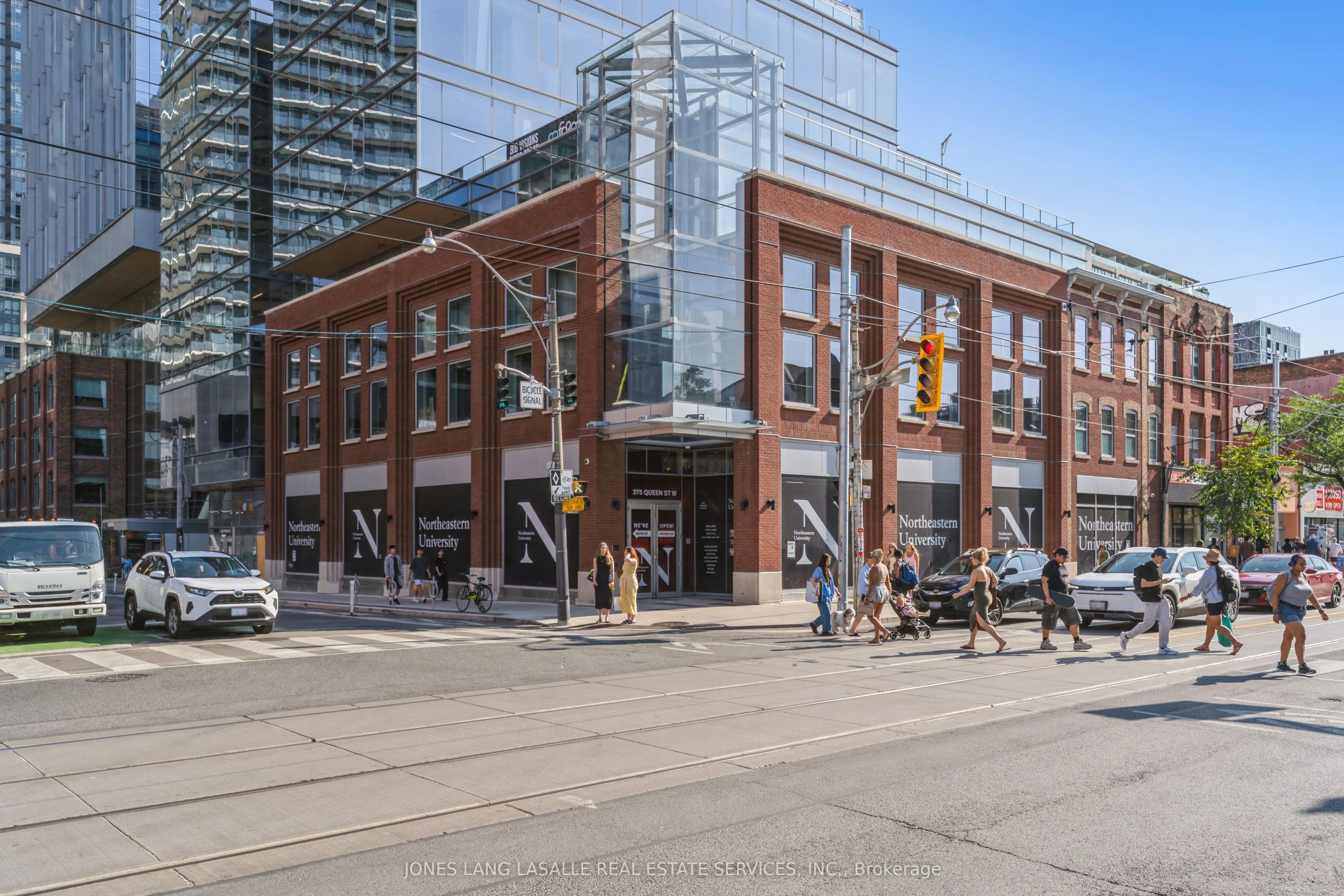 375 Queen Street W
