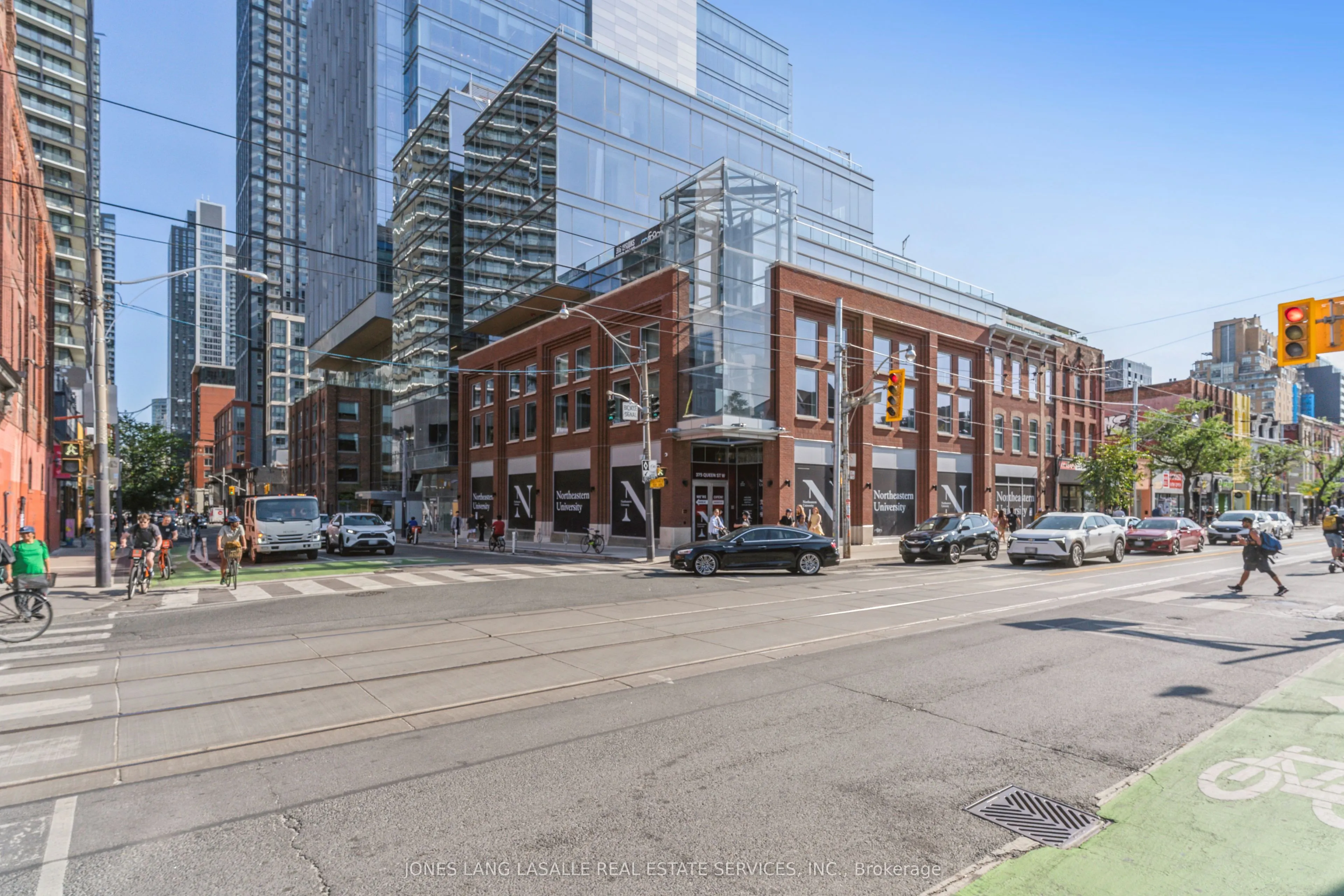 375 Queen Street W