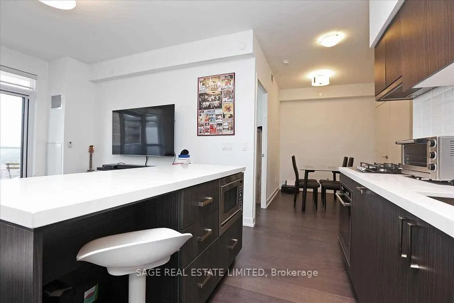 501 St Clair Avenue W, #908