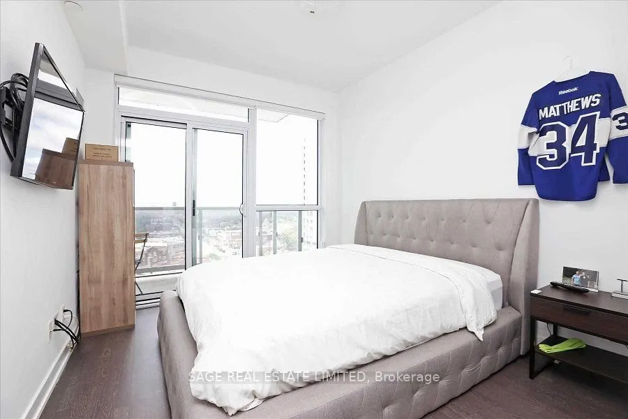 501 St Clair Avenue W, #908