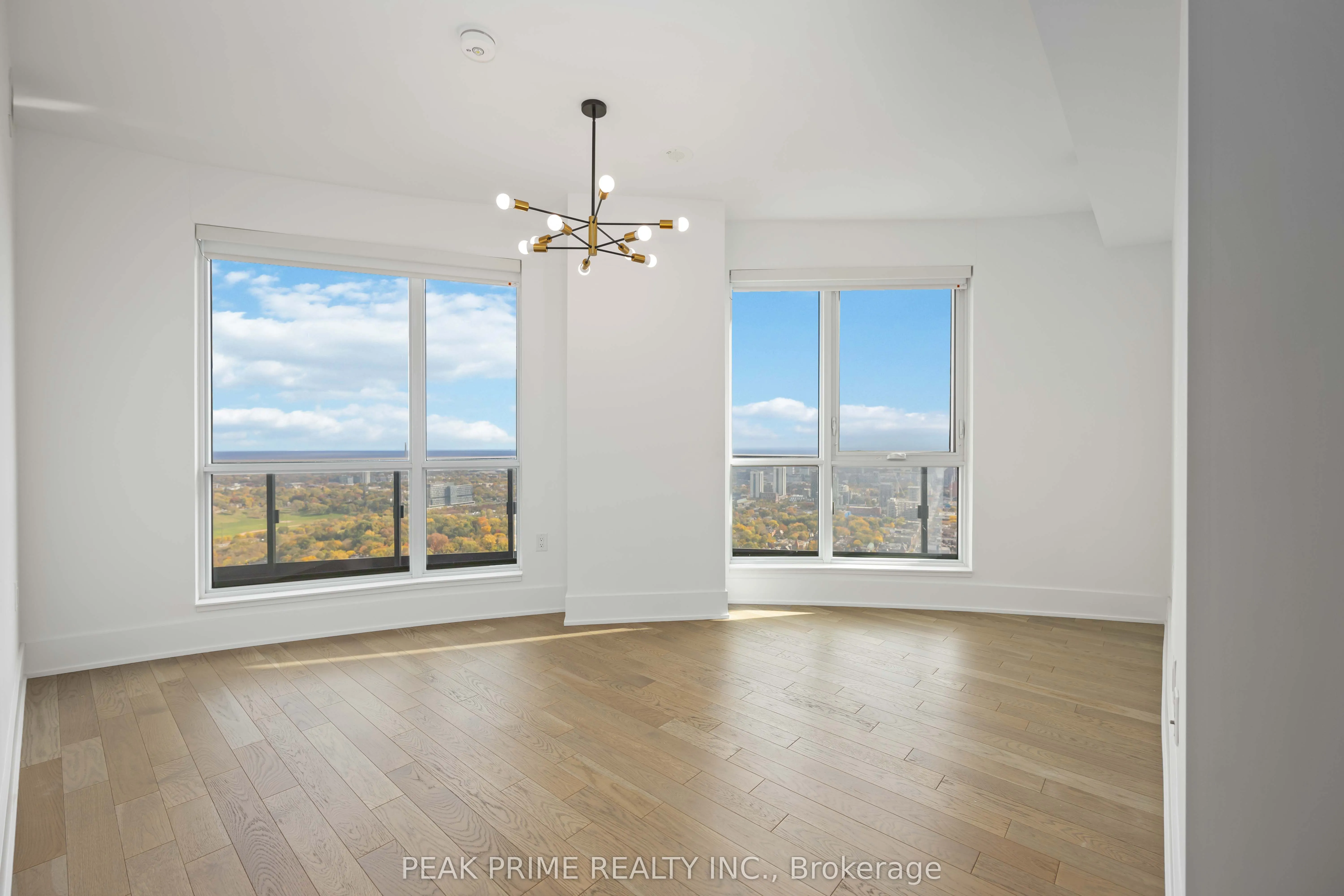 585 Bloor Street E, #4218