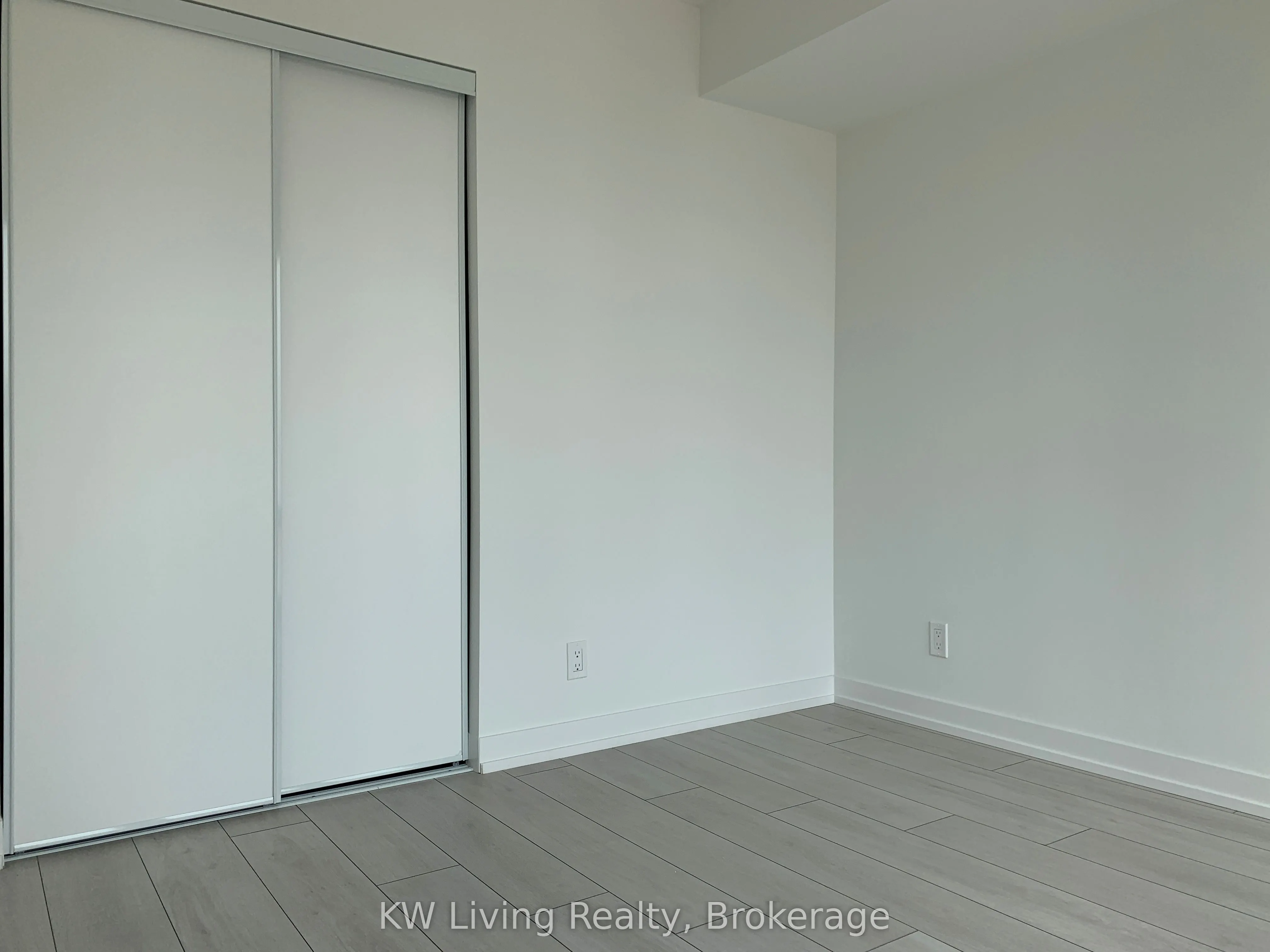 60 Shuter Street, #2310