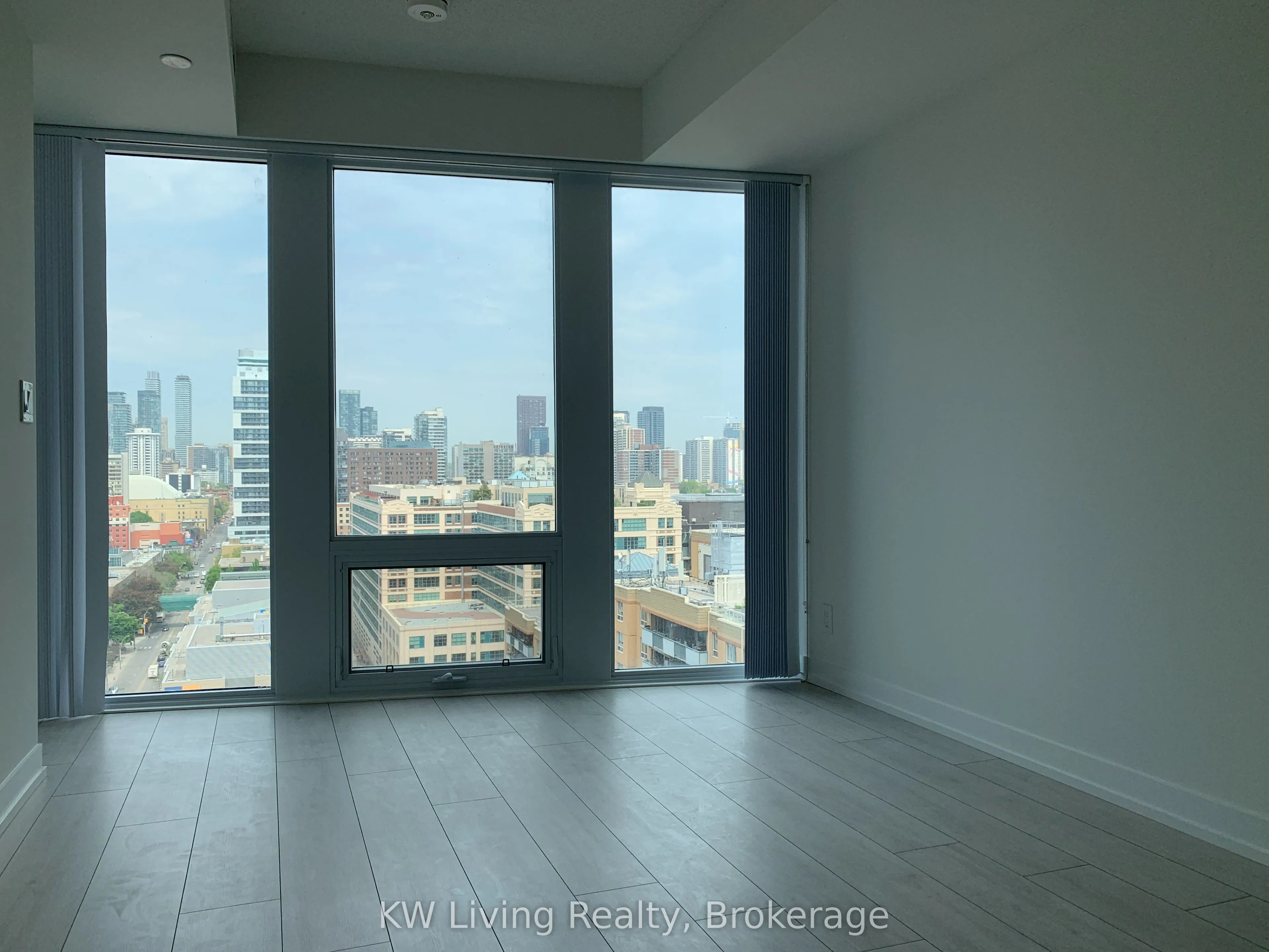 60 Shuter Street, #2310