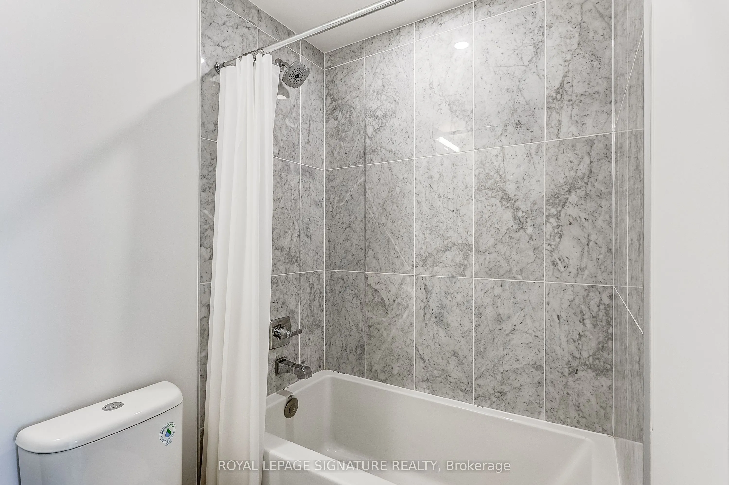 25 Adra Grado Way, #853