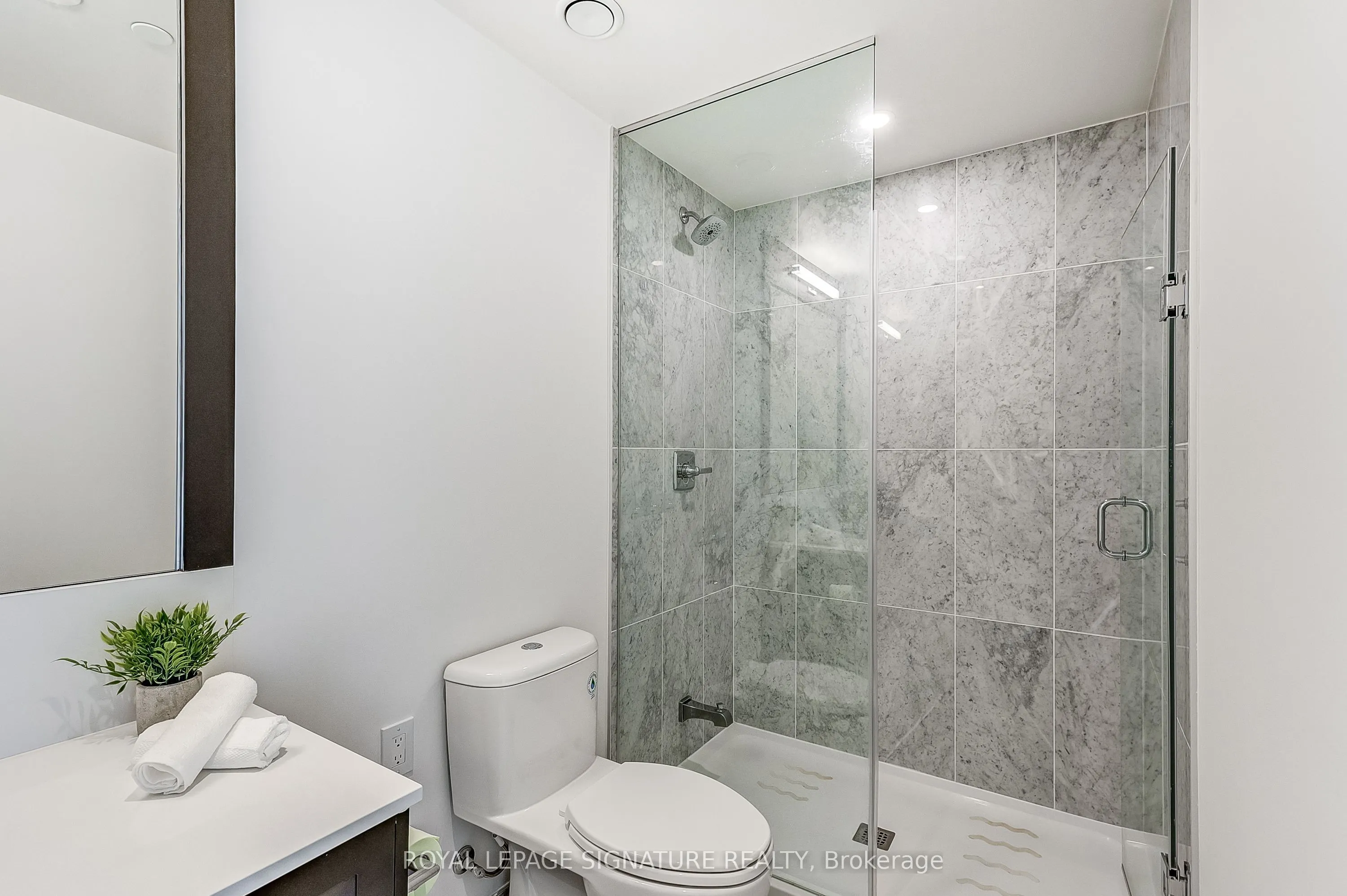 25 Adra Grado Way, #853